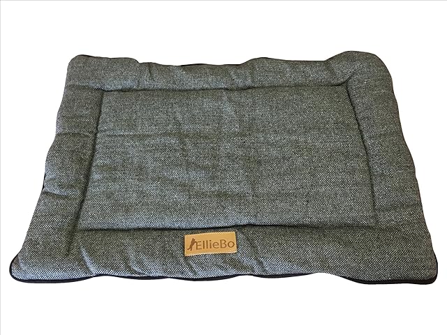 Ellie-Bo Reversible Tweed and Grey Faux Fur Mat Bed for Medium 30 inch Dog Puppy Cages and Crates