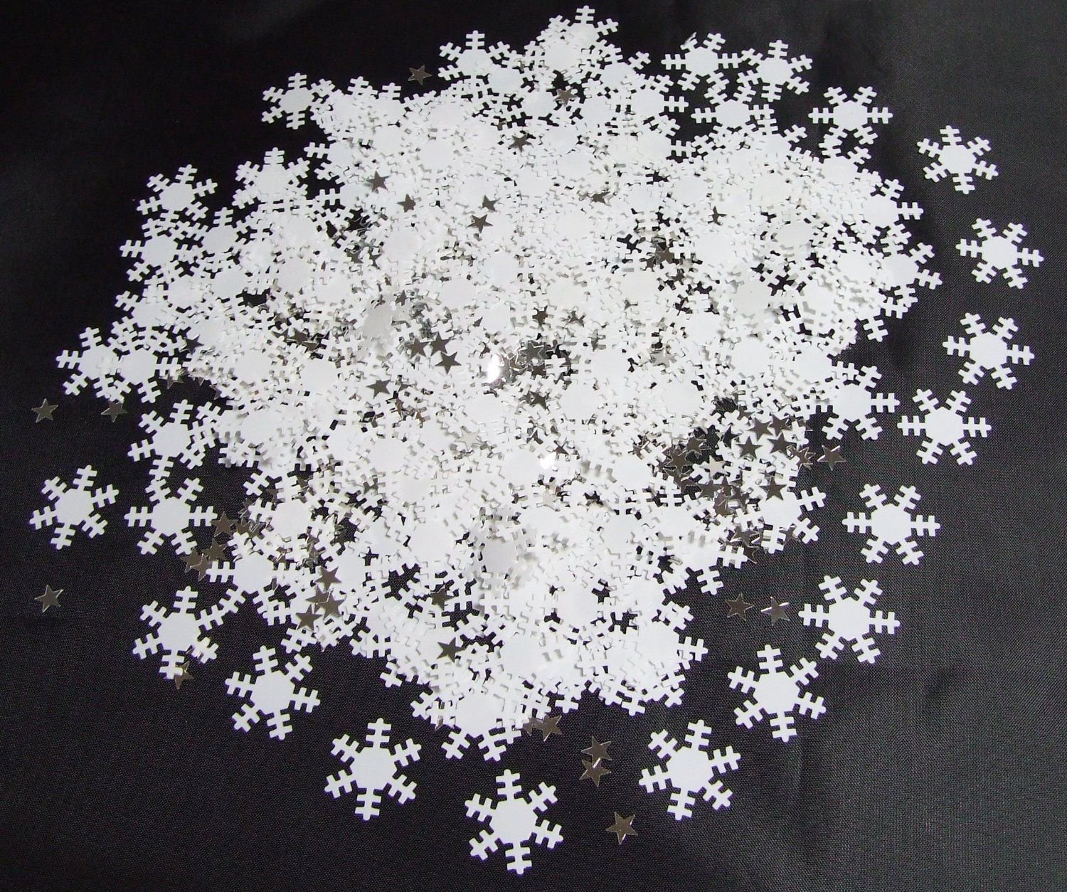 Christmas/Tree/Snowflake/Heart/Holly Leaves Table Confetti Foil Metallic Multicolour Birthday Xmas Holiday Festive Party Decorations, 14g