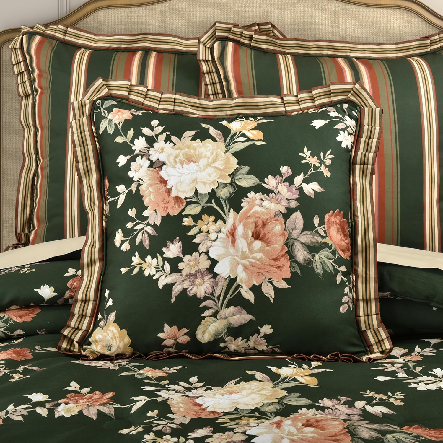 Five Queens Court Brianna Throw Pillow, Forest