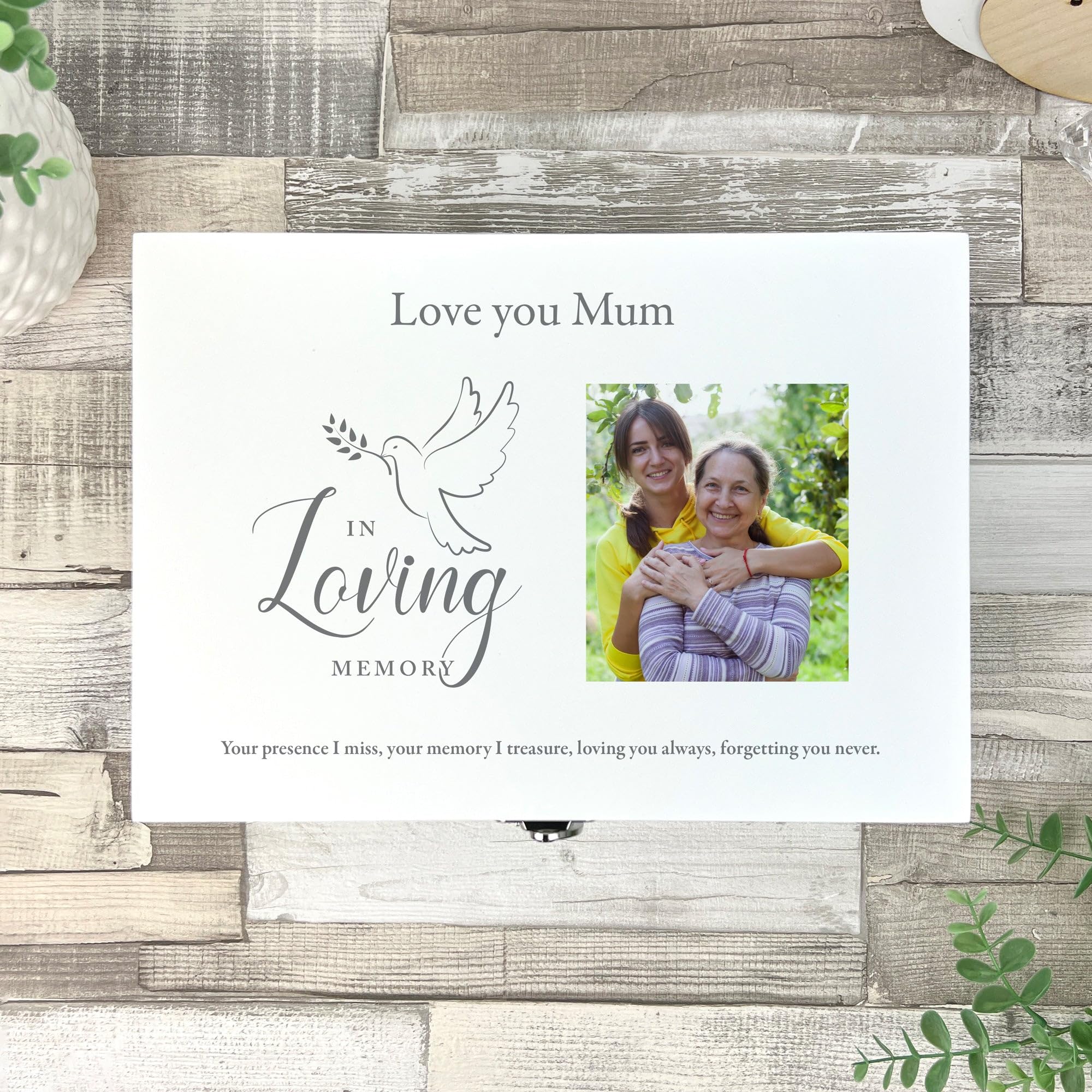 Caja de recuerdos personalizable con texto en inglés "In Loving Memory" (27 x 19 x 14 cm), color blanco