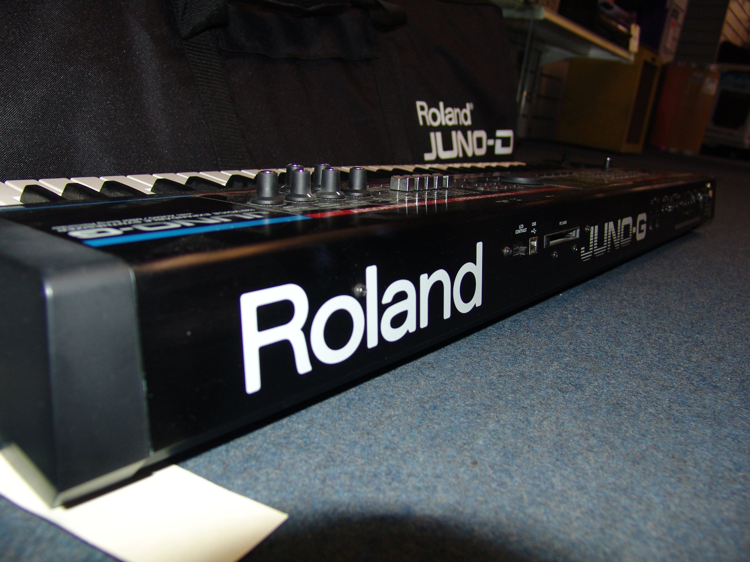 Amazon.co.jp: Roland 128ボイス・エクスパンダブル・シンセサイザー