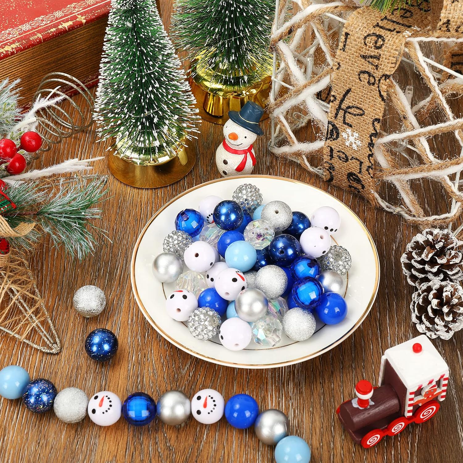 Whaline 60Pcs Winter Bubblegum Beads Snowman Chunky Spacer Beads Blue White Sliver Bubble Gum Acrylic Beads 20mm Xmas Gumball Round Beads for Jewelry Necklace Bracelet DIY Making