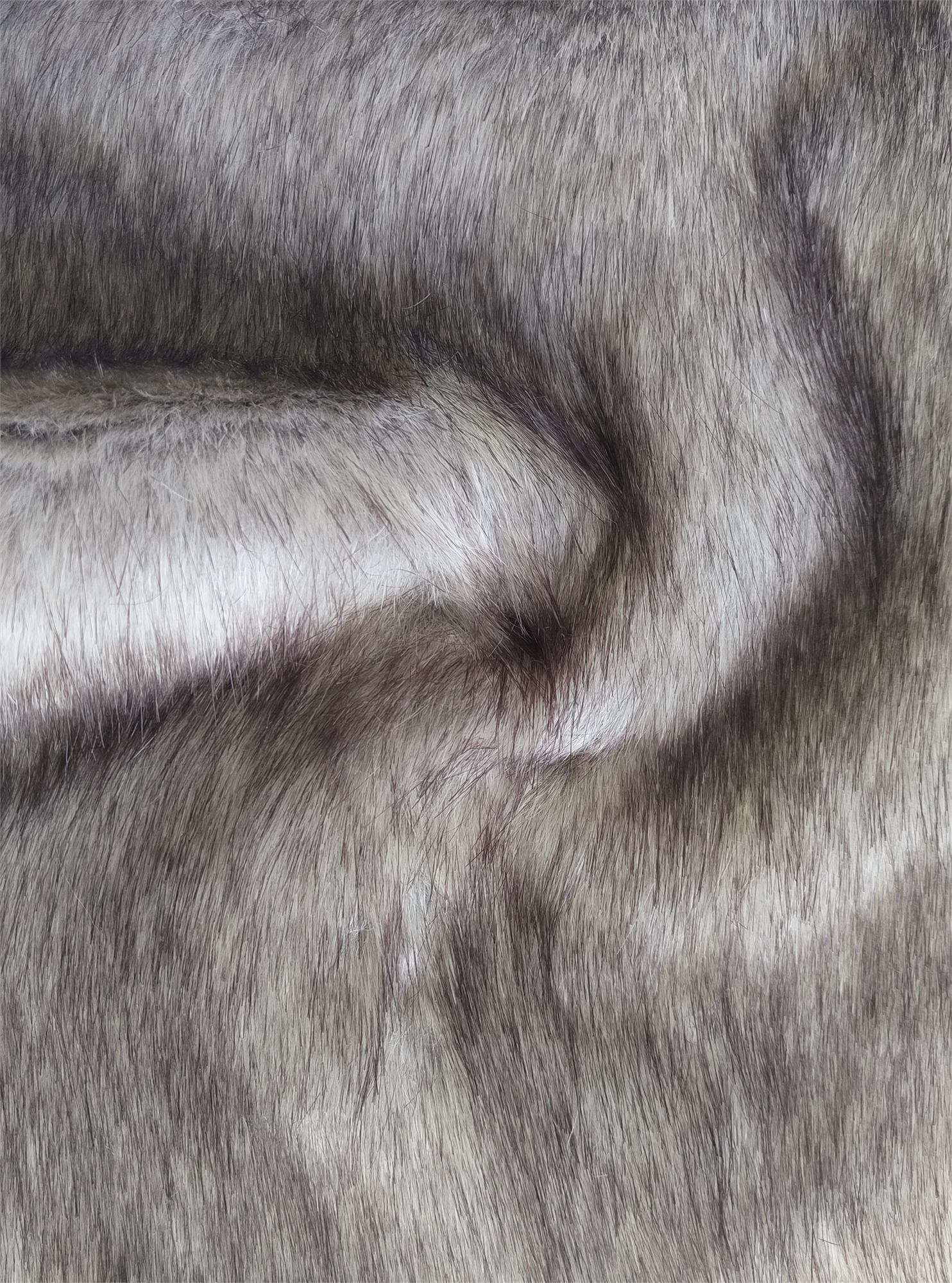 Super Luxury Faux Fur Fabric Material - Silver Grey Wolf - Sample