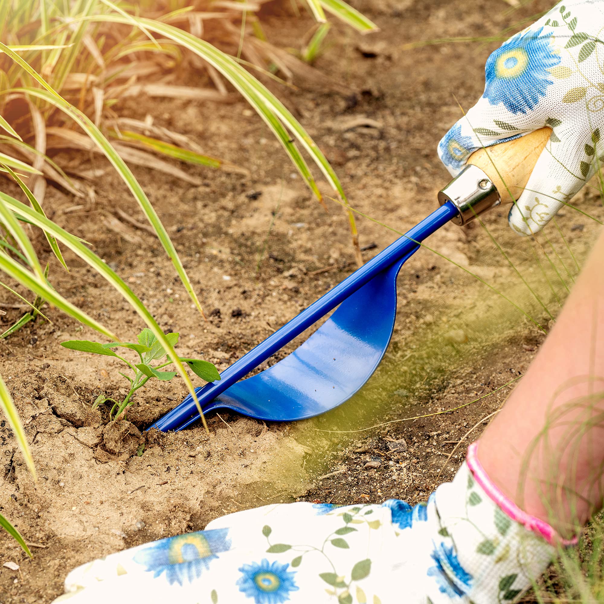 Désherbeur KADAX - Manche Bois 55cm - Lames Métal - Élimination Racines Profondes - Confort Dos - Jardinage
