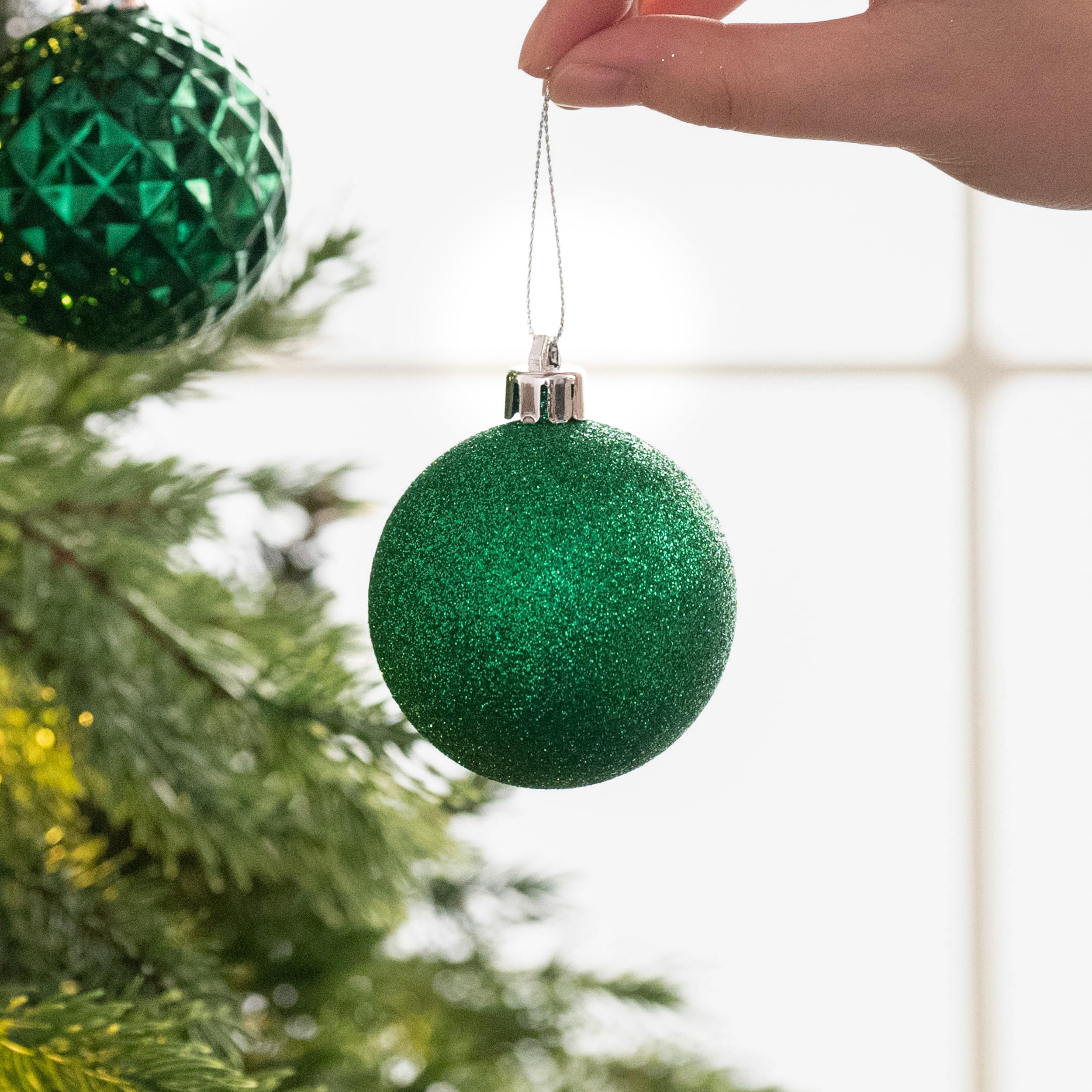 Valery Madelyn Boules de Noël incassables pour décoration d'arbre de Noël 24 carats 60 mm avec jupe d'arbre (non incluse)