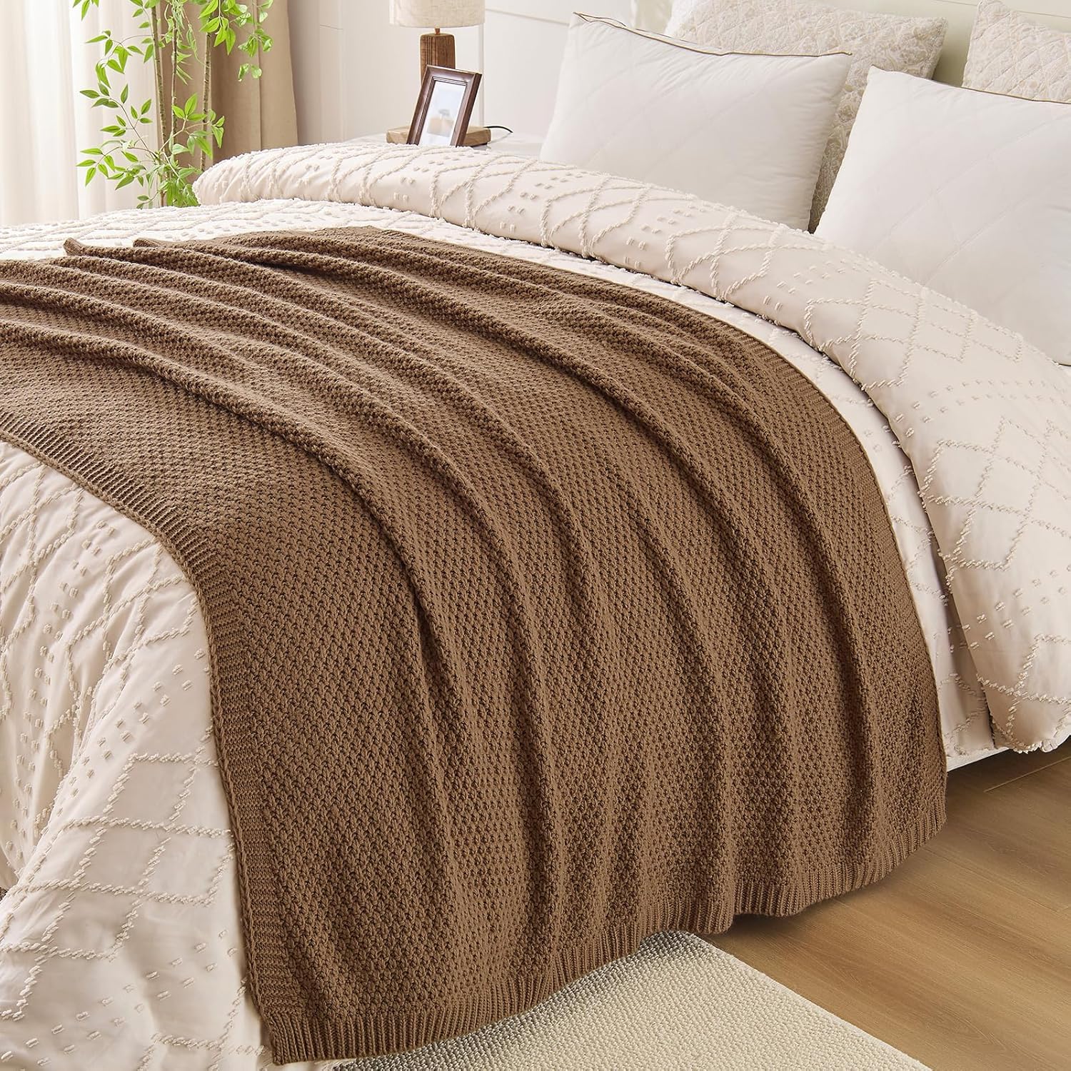 Light Brown Throw Blanket, Caramel Knit Throw Blanket for Couch, Soft Cozy Reversible Warm Lightweight Decorative Moss Stitch Cable Knitted Blankets for Bed, 50x60 Inches, Camel Brown