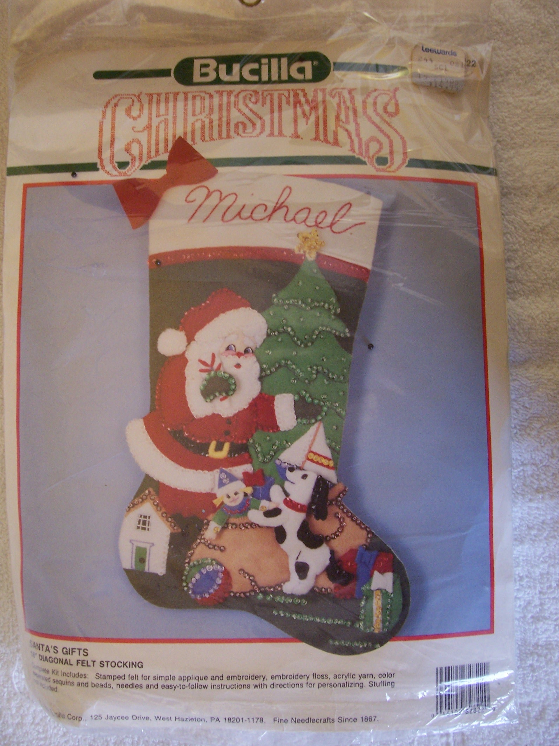 Bucilla Felt Christmas Stocking Kit Santa Paws Puppy Dogs campestre