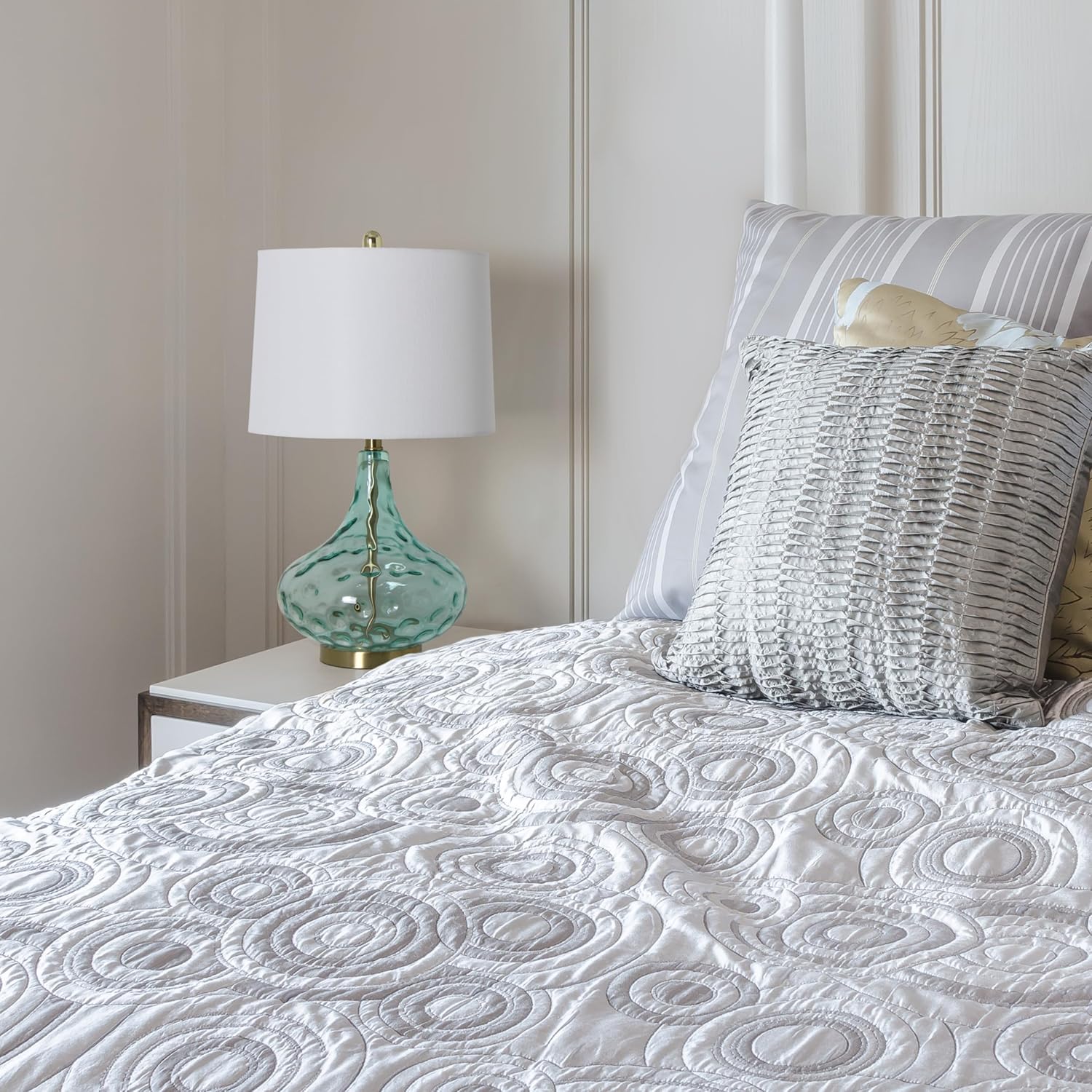 Elegant Designs LT3217-BLU 24" Modern Refined Bubbly Colored Glass Table Lamp with White Linen Tapered Drum Shade