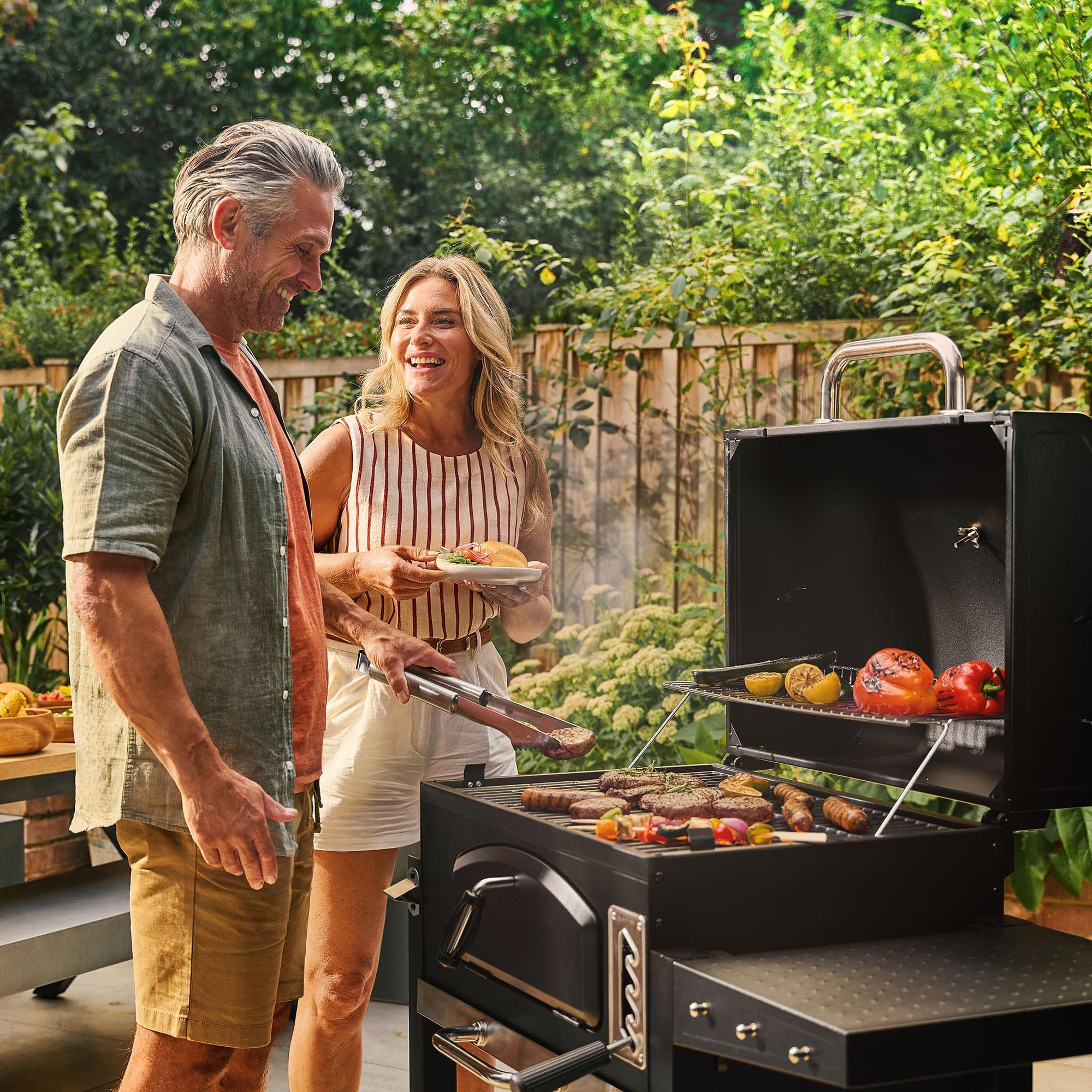 VonHaus Charcoal BBQ – XL Portable Barbecue with Warming Rack, Fold Down Shelf, Temperature Gauge, Wheels, Large Cooking Grill, Air Vents – 2 in 1 Barbeque and Wood Smoker – Grill Meat, Fish & Veg — view 2