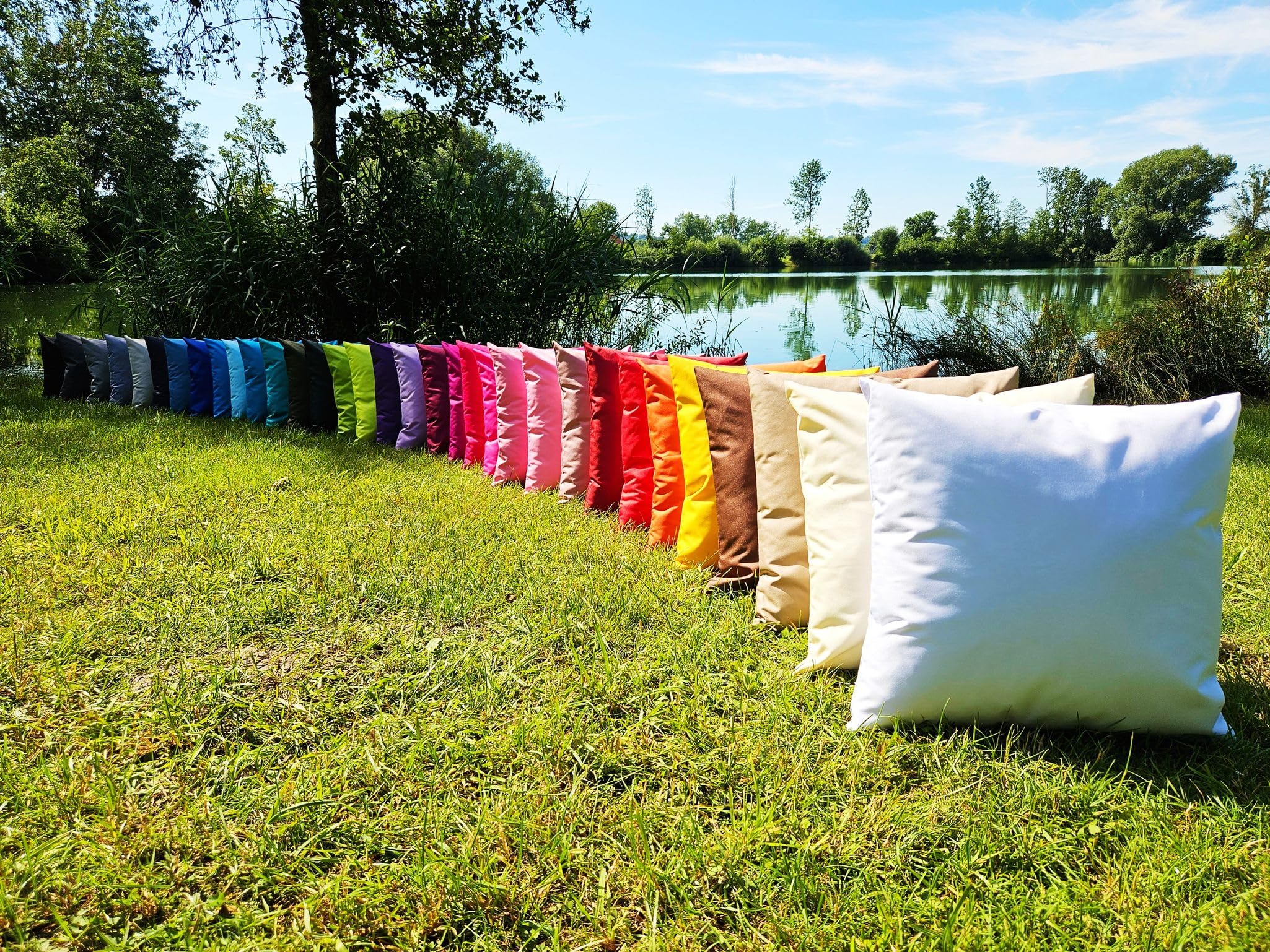 JACK 50x50cm Outdoor Lounge Kissen Dekokissen inkl. XXL-Füllung Wasserabweisend Sitzkissen Garten Stuhl Lotus Effekt, Farbe:Beere