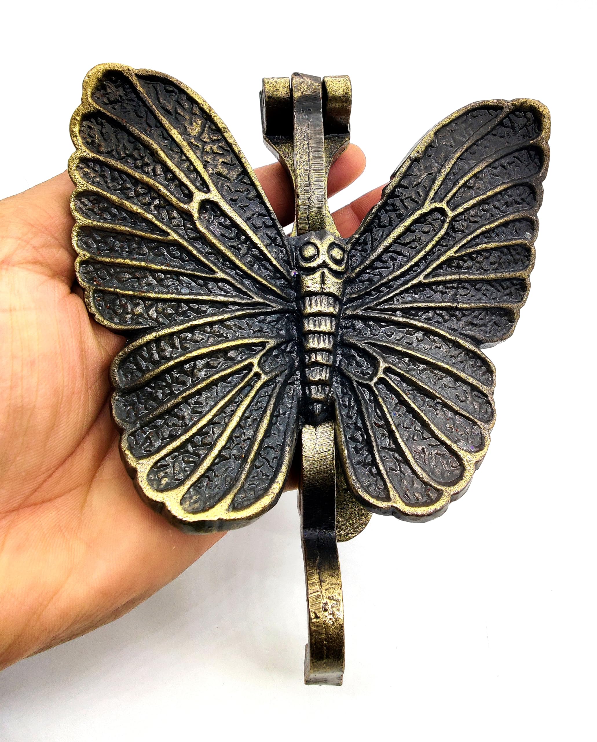 5MOONSUN5 Aldaba de puerta de mariposa para puerta delantera | Aldaba de puerta de hierro fundido sólido con acabado antiguo con placa de golpe