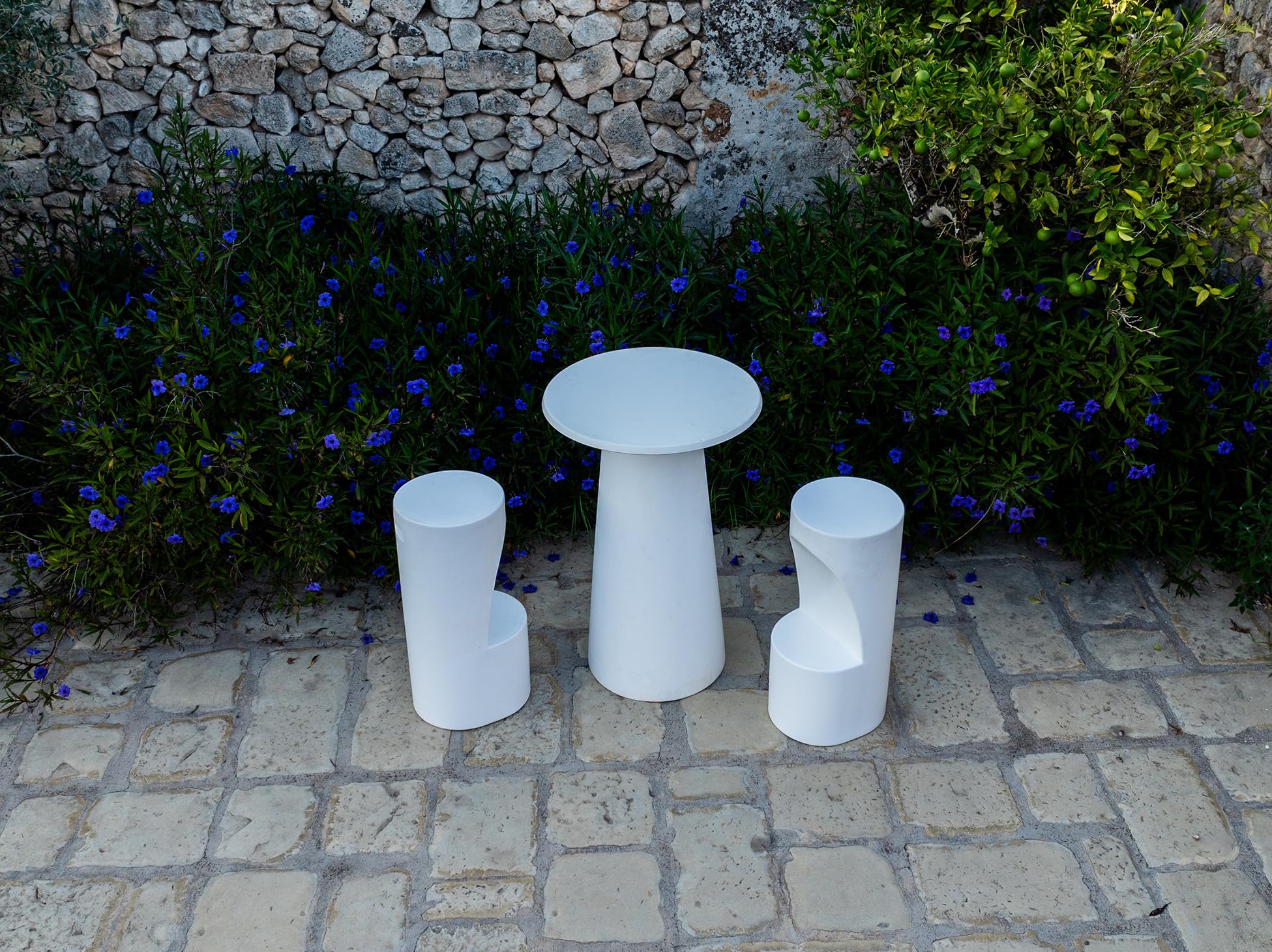 Kloris Sgabello alto in polietilene H 81 cm. Made in Italy.