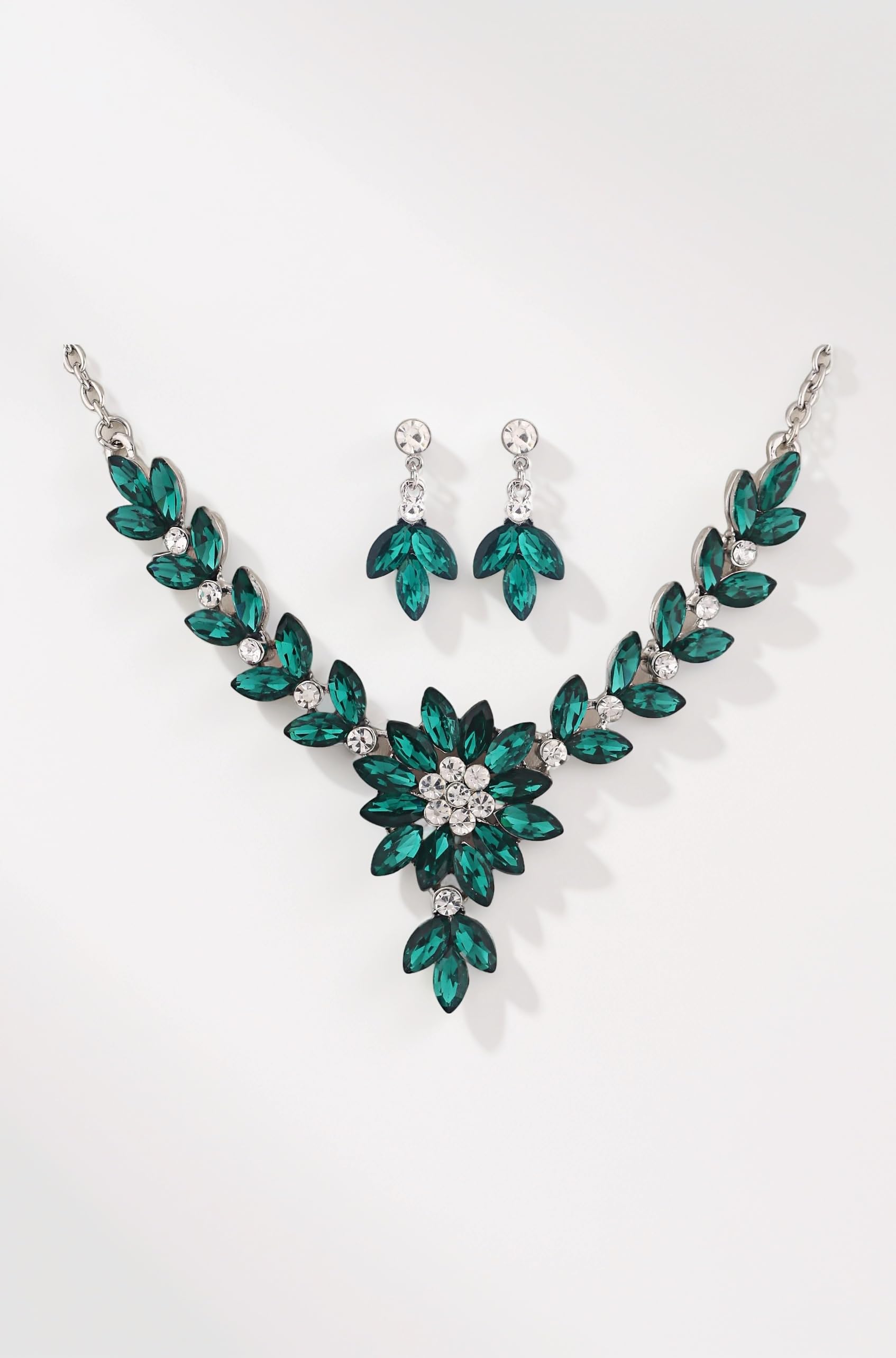 Latest Stylish Fancy Crystal Diamond Studded Necklace Jewellery Set for Women