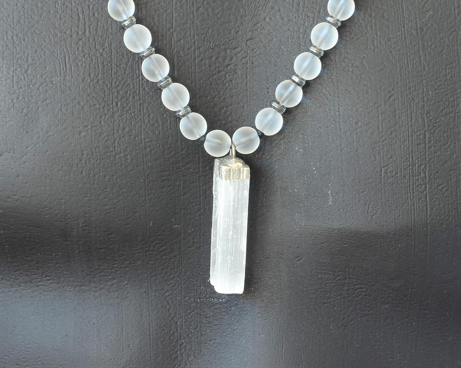 Natural Raw Selenite Pendant Necklace Natural Quartz Beads Macrame Beaded Necklace Adjustable Long Necklace Women's Necklace