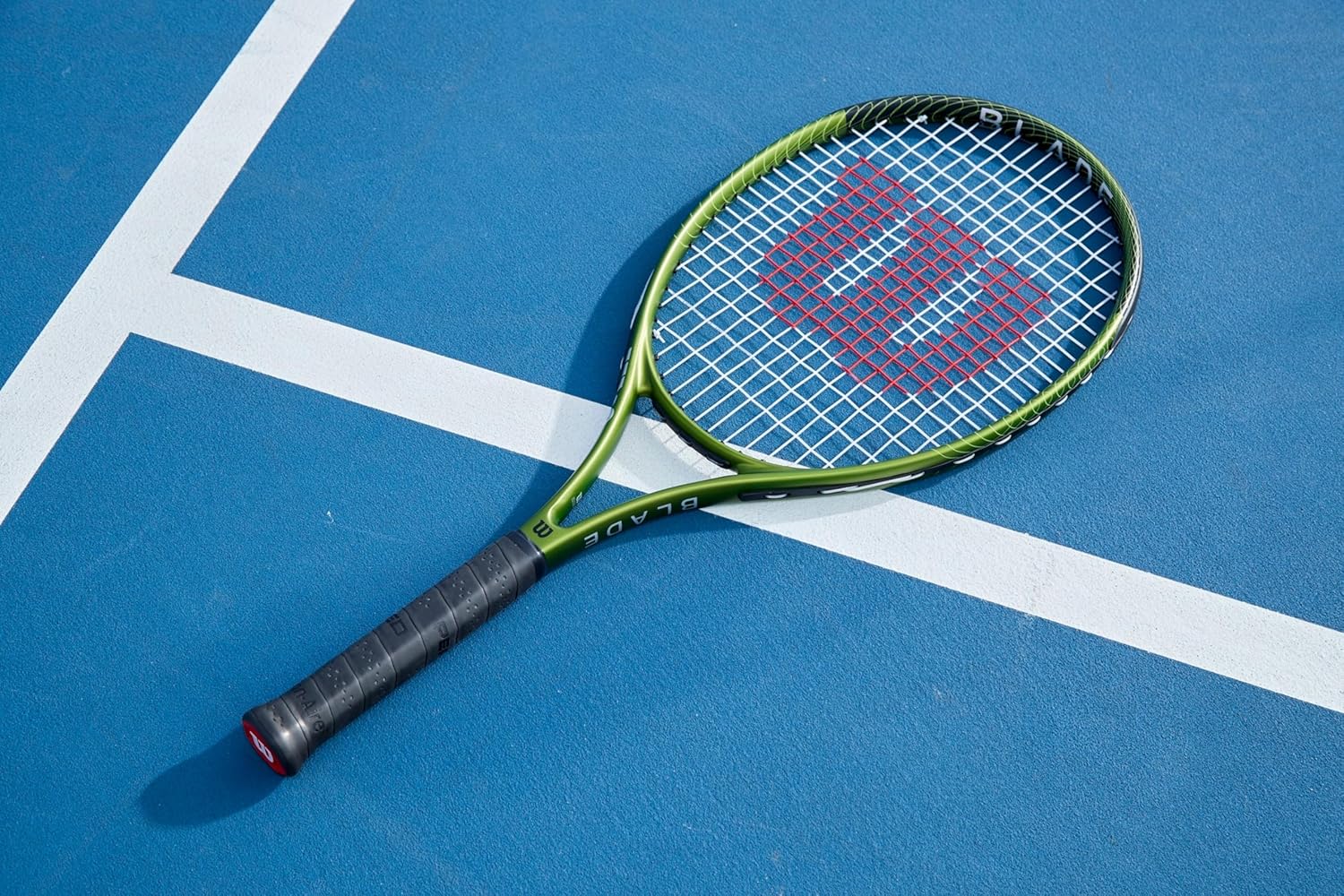 Wilson Blade Feel Comp Jr Tennis Racquet Bundled w a Tennis Bag or Backpack and Tennis Balls