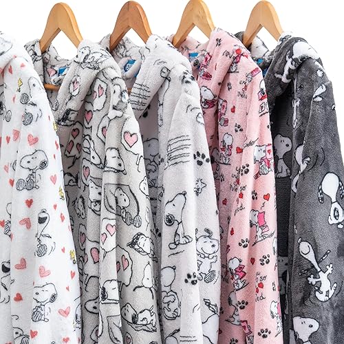 Miniatura 8 de Berkshire Blanket Peanuts Snoopy VelvetLoft - Batas suaves y ligeras para mujer, bata corta con capucha con bolsillos, regalos para mujer