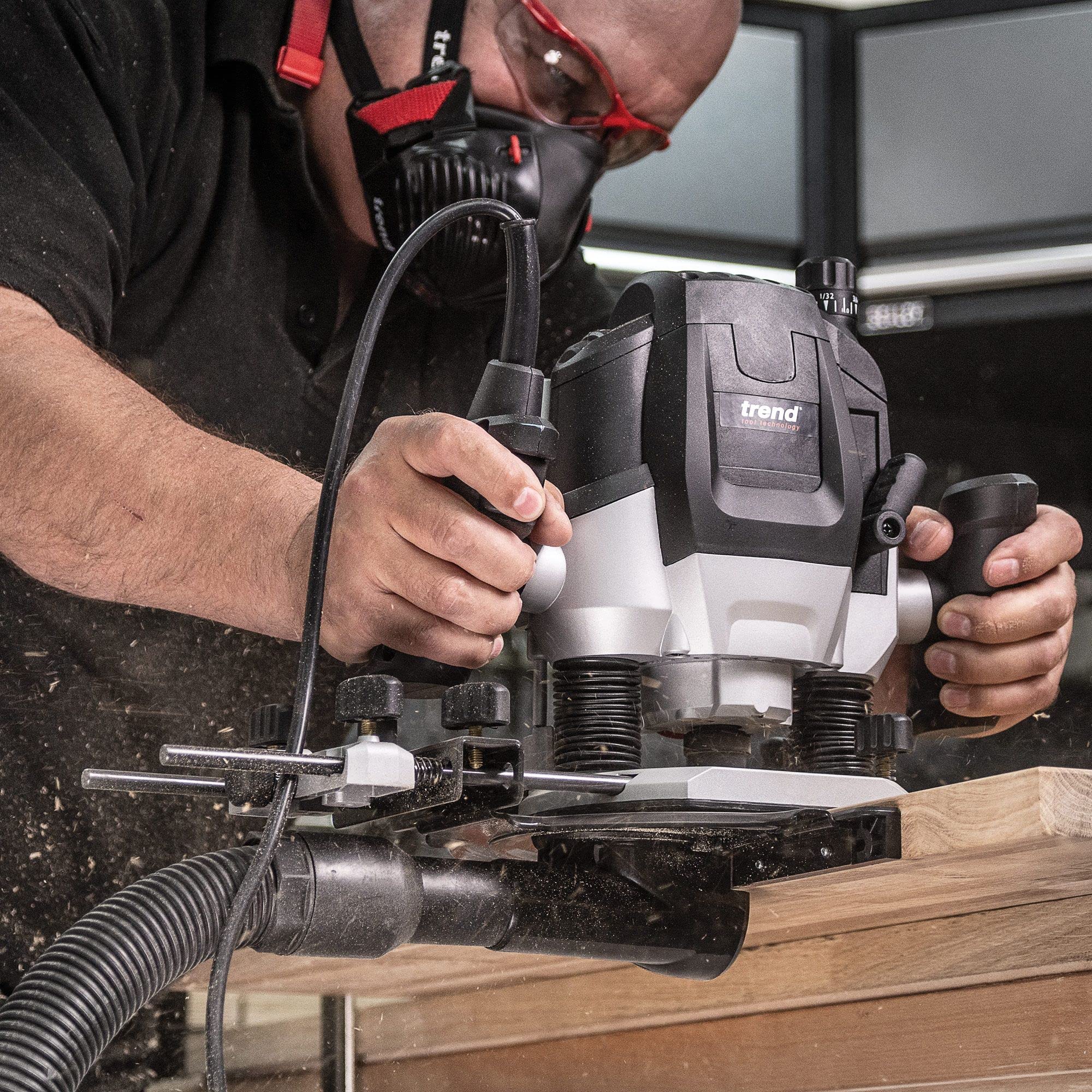Trend T7 Oberfräse 2100 W, 12 mm Spannzange, variable Drehzahl, 50 mm Frästiefe, Sanftanlauf, 230 V, für Arbeitsplatten, Nuten und Profilfräsungen, im Koffer, T7EK/EURO
