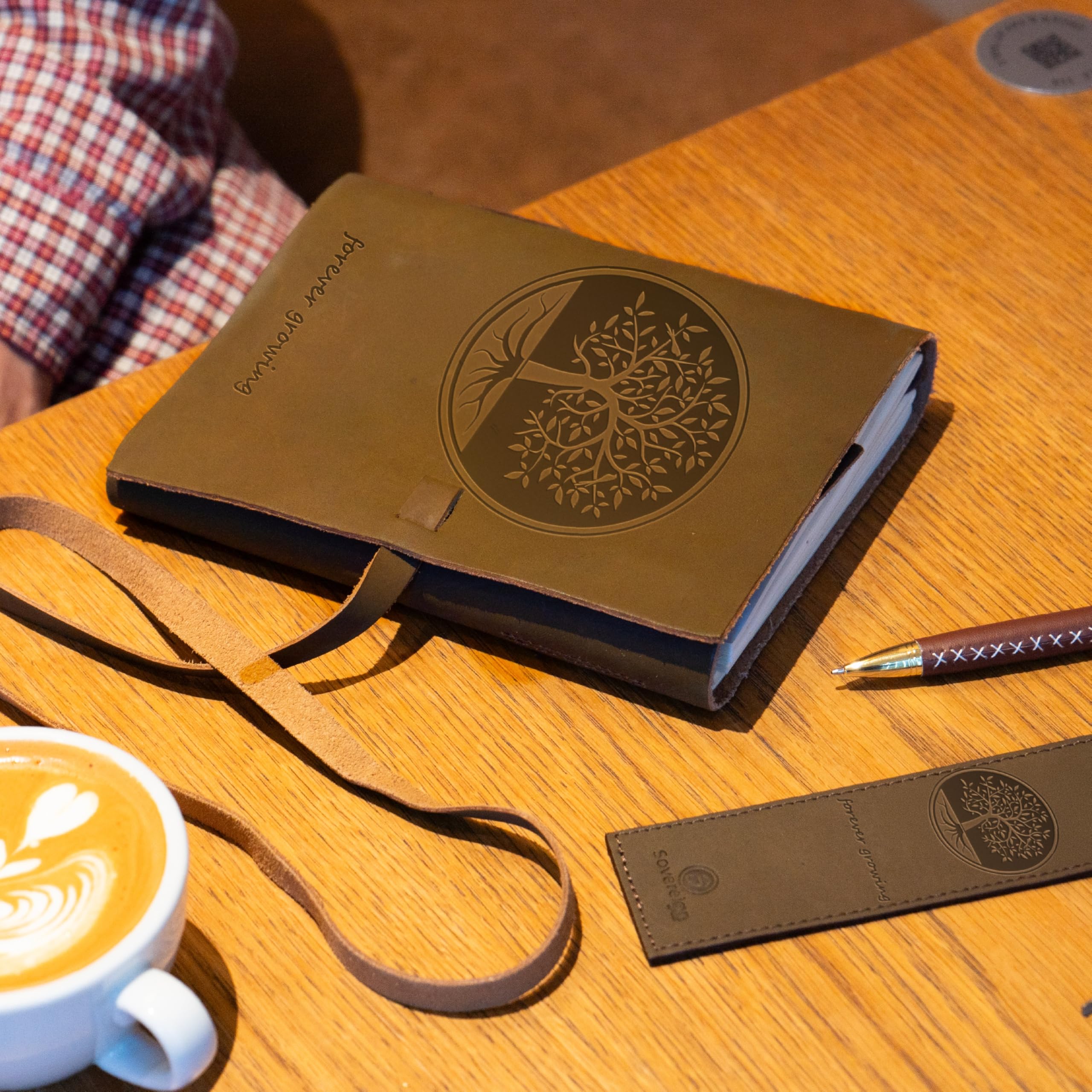 Coffret journal cuir Sovereign-Gear Arbre de vie – Carnet fait main avec stylo et marque-page | Journal vintage homme/femme | Livré dans coffret cadeau estampé élégant.