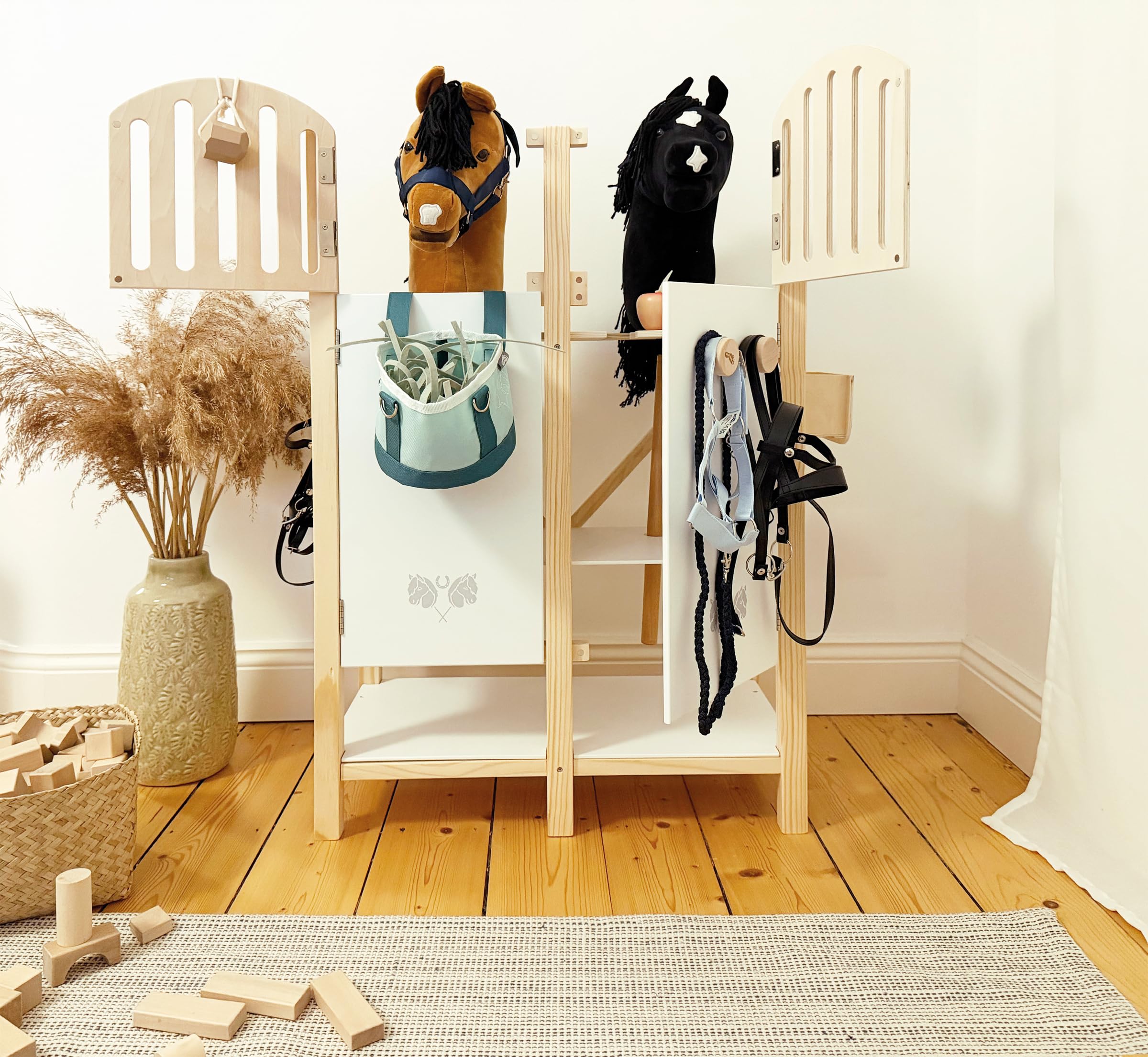 Small Foot Establo para Caballos Hobby, en Madera para Dos Caballos Hobby niños a Partir de 3 años, 12795