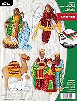 Vista 6 de Bucilla Corona con apliques de fieltro, Ciudad de Belén, tamaño 13 x 12.5 pulgadas, azul, marrón, gris