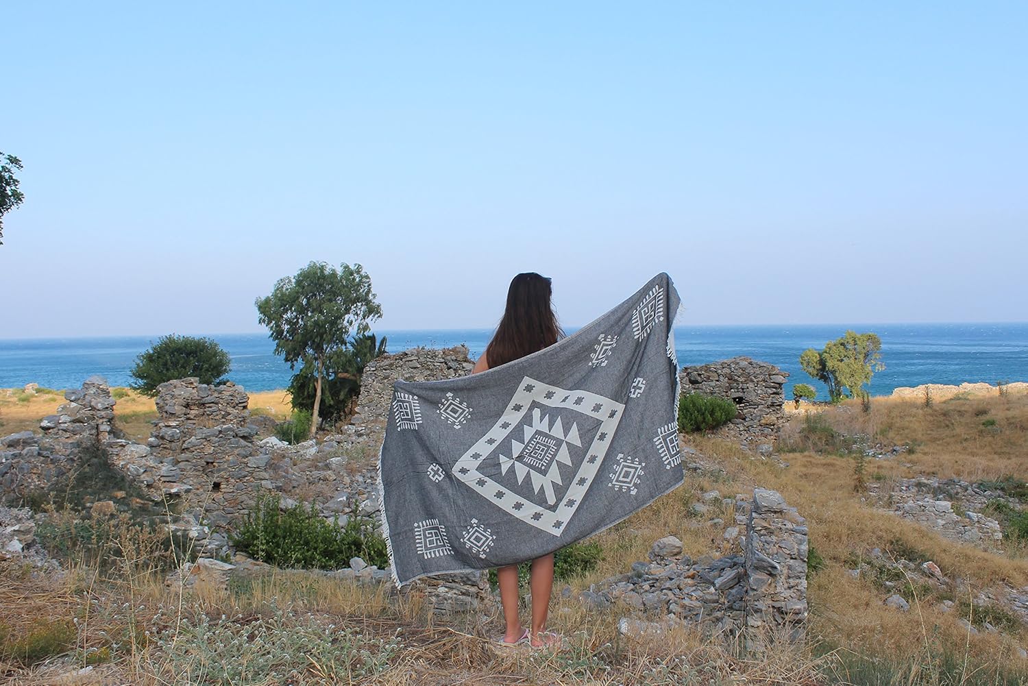 Bersuse 100% Cotton Veracrus Turkish Towel Beach Towel Bath Towel Dual Layer Peshtemal Beach Blanket Beach Essentials - 37x70 Inches, Black