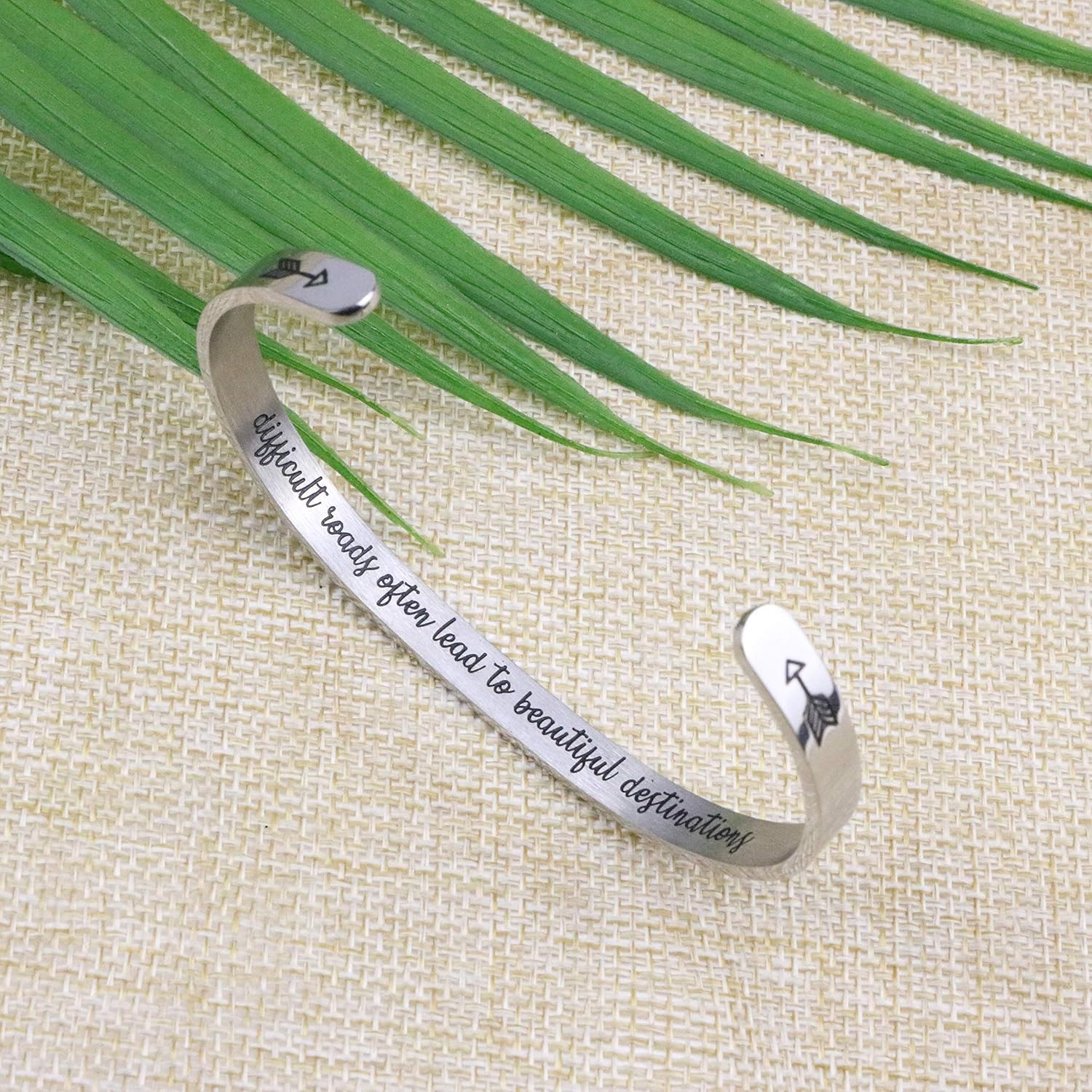 Vista 5 de Joycuff - Pulseras inspiradoras para mujer regalo personalizado para mamá pulsera con frase grabada joyas para cumpleaños