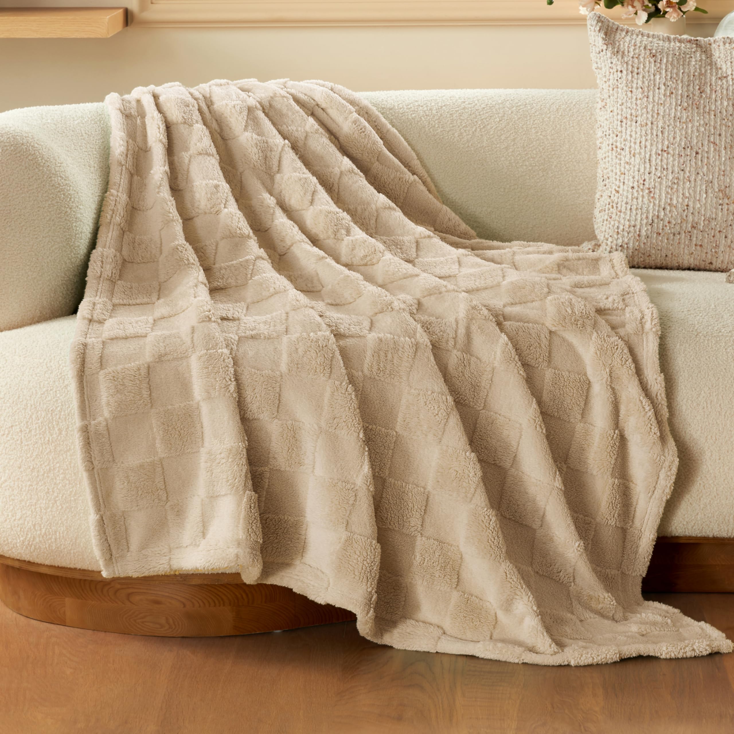 Joiedomi Women's Linen Throw Blanket For Couch, Soft Brown Fleece Checkered Blankets Gifts For Mom Girls, Cozy Cute Soft Throw Aesthetic Gifts 50X60 Inches