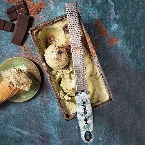 Vista 29 de Microplane Premium Classic Series Rallador 18/8 de acero inoxidable, para limón queso, verduras, cítricos, queso parmesano, ajo, jengibre, nuez Negro