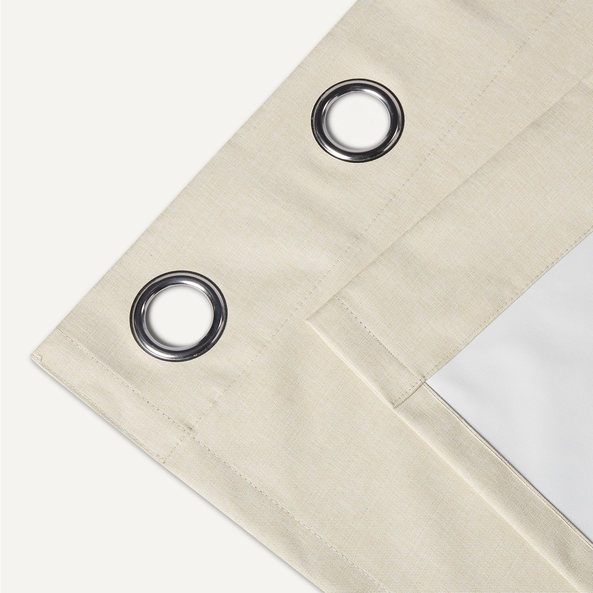 Amazon Basics Cortinas 100% Opacas con Ojales, Pack de 2 Unidades, 132 x 213 cm, Beige