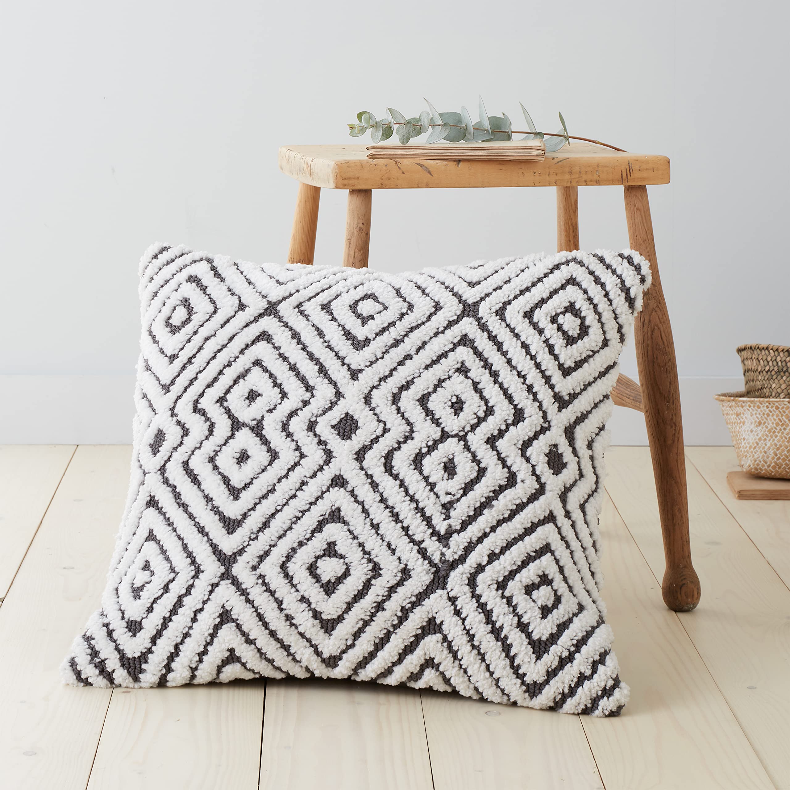 Catherine Lansfield Living Graphic Geo 45x45cm Cushion Black