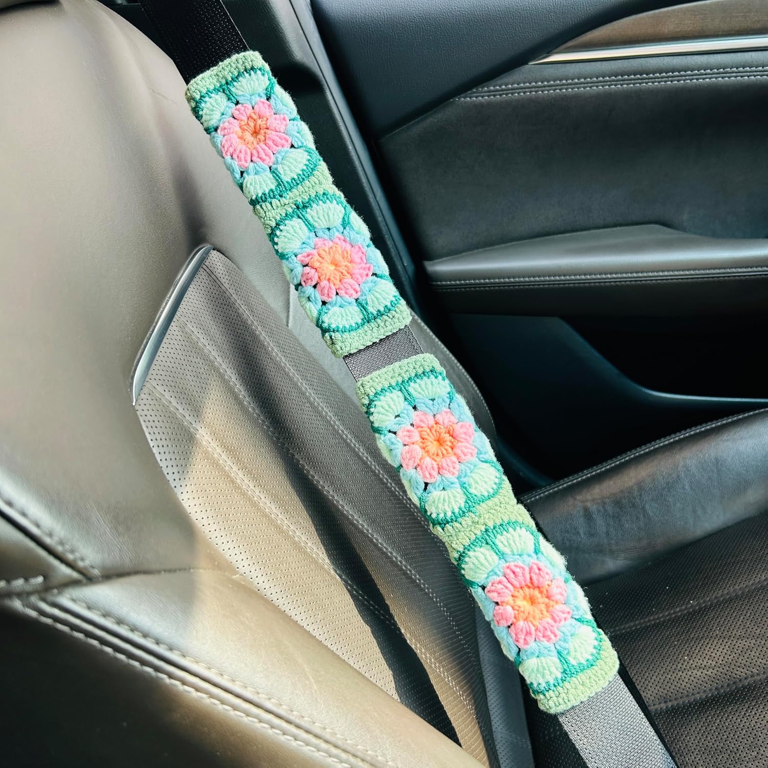 Handmade Crochet Steering Wheel Cover Galsang Flower Seat Belt Cover Set Soft Yarn Car Interior Accessories Decorations All-Season Comfort (1pc Steering Wheel Cover+ 2pcs Belt Cover)