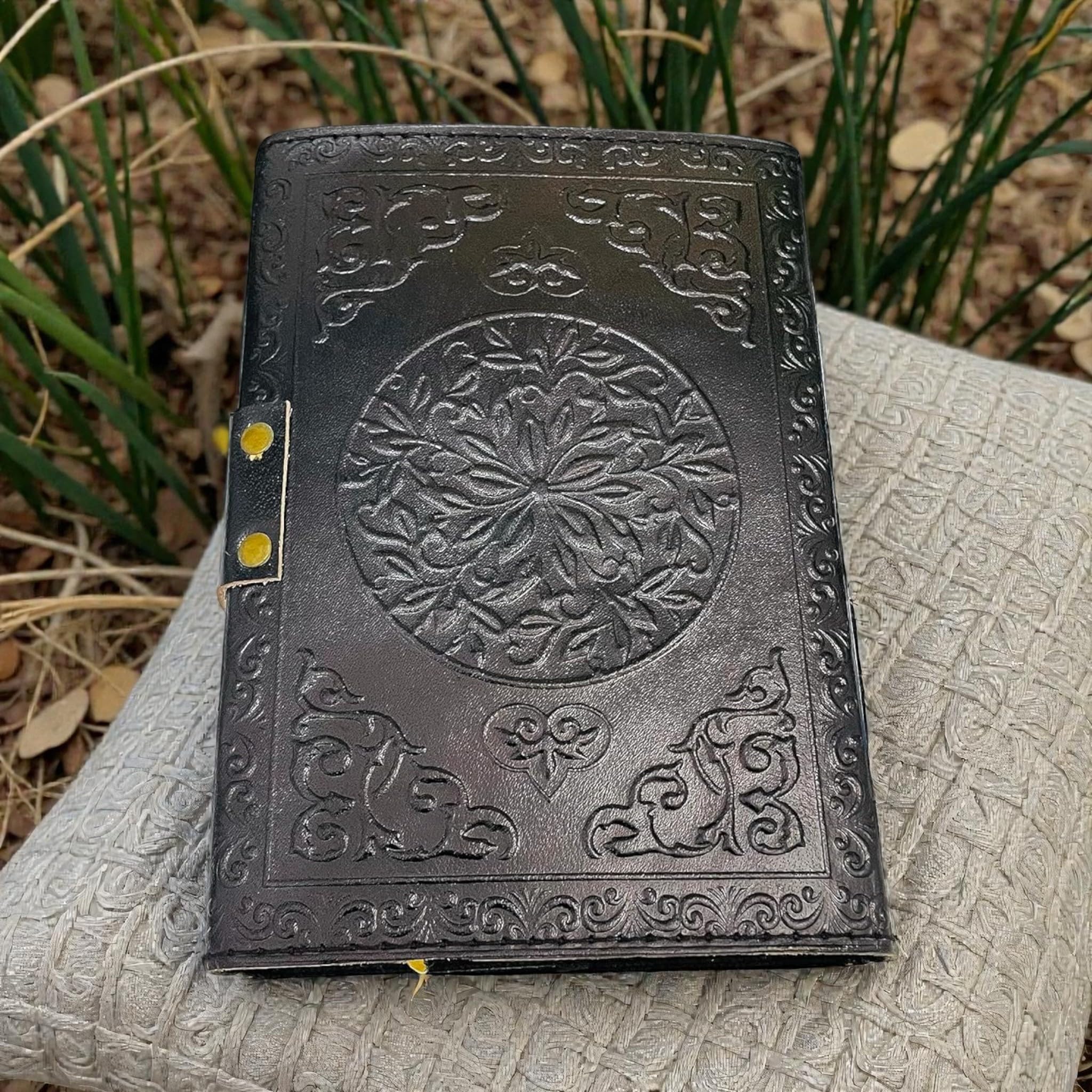 Amazon.co.jp: 影の書 呪文帳 グリモアジャーナル 魔術の本