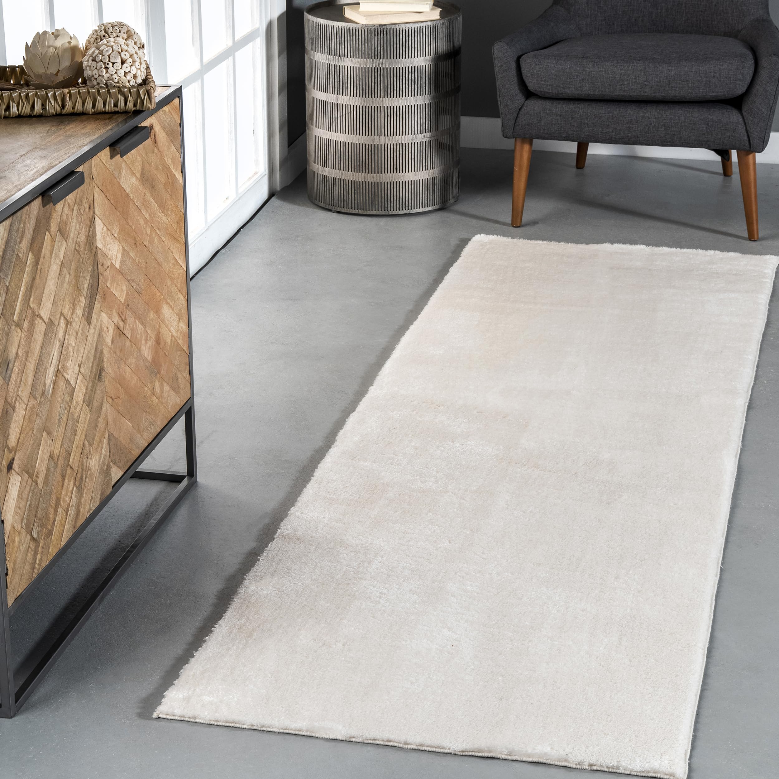 nuLOOM Loni Solid Machine Washable Shag Runner Rug, 2' 6" x 6', White