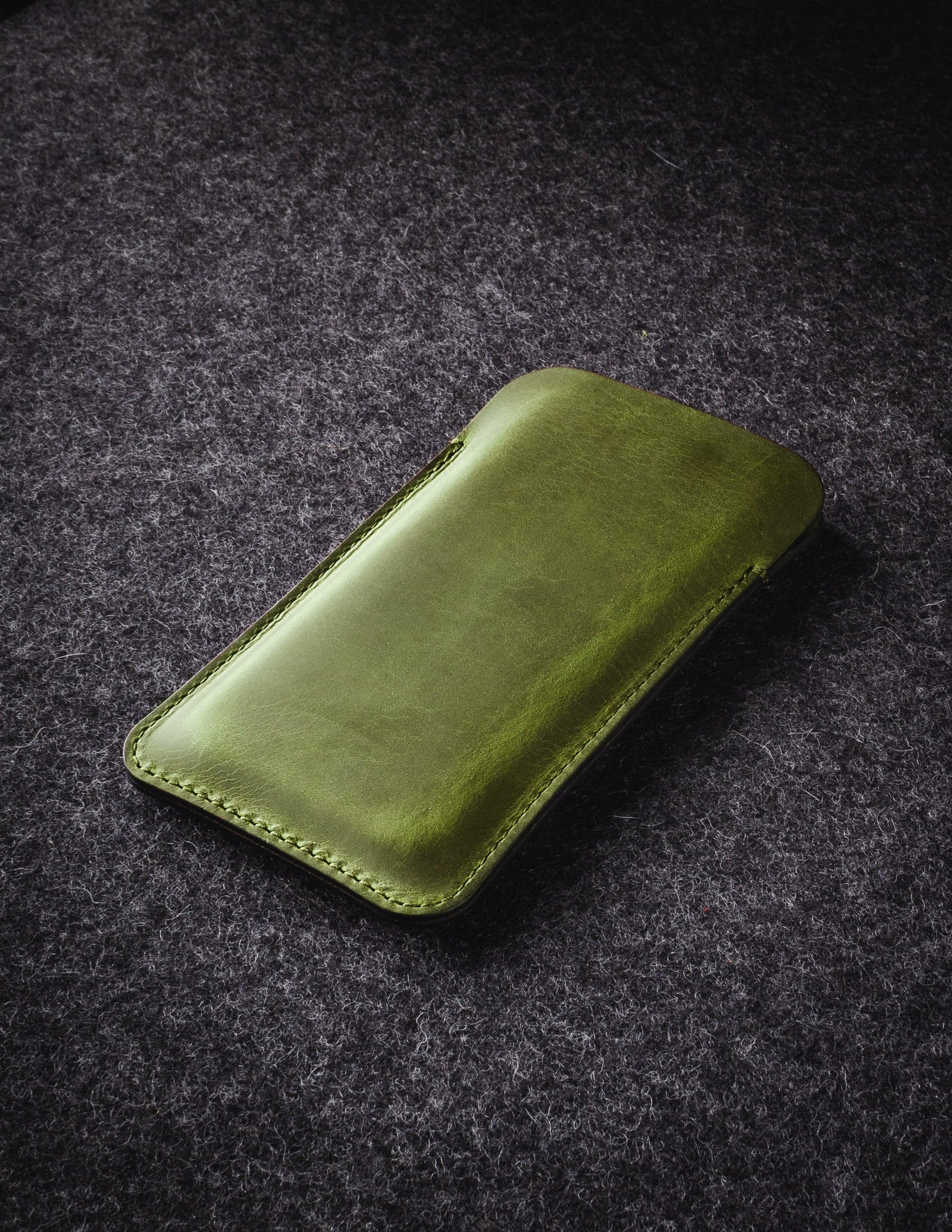 Crazy Horse Craft, Funda para iPhone 17 Pro Max, verde alpino, funda para teléfono móvil, funda de piel SG, funda para teléfono móvil, funda para teléfono móvil, funda de piel