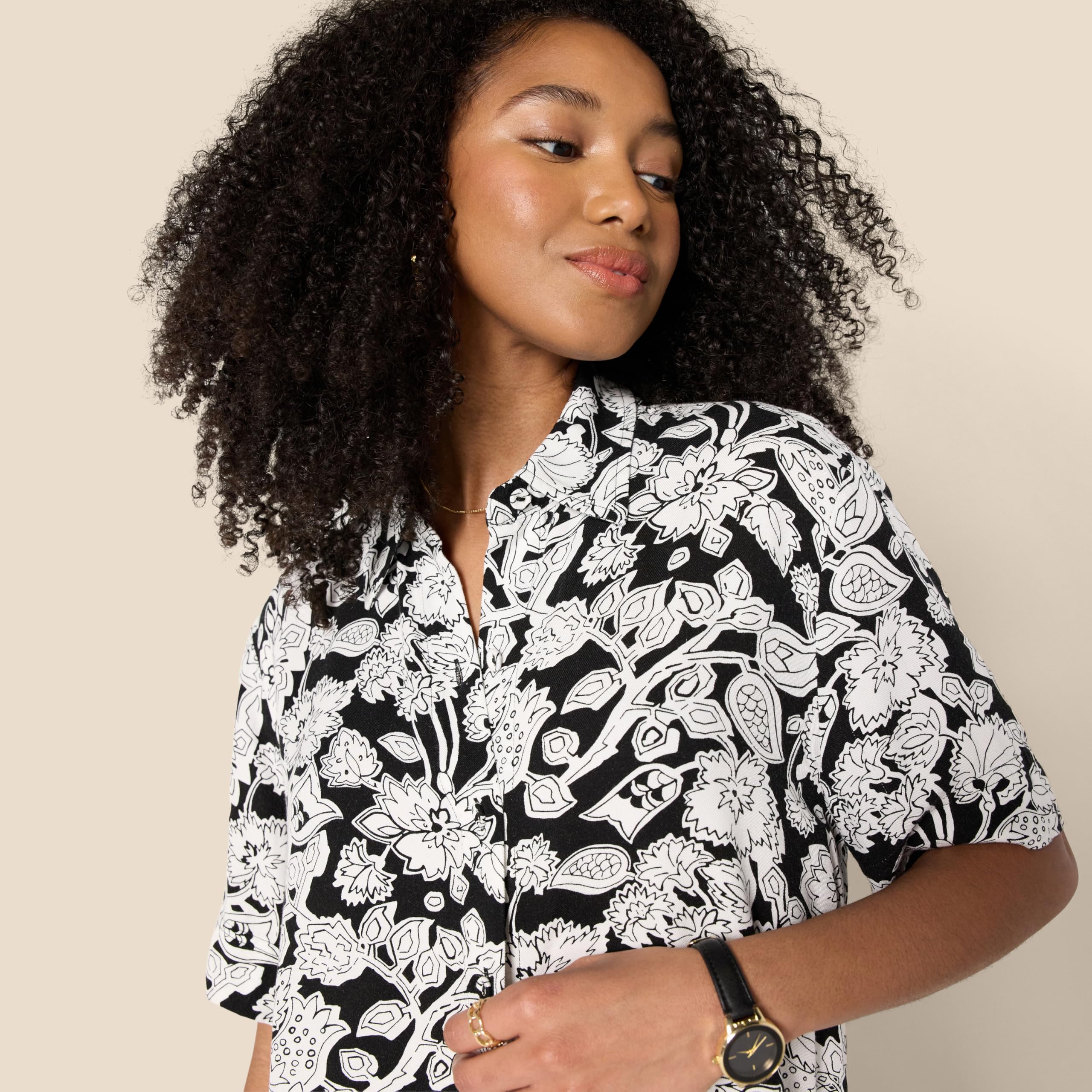 Amazon Essentials Donna Camicia con Bottoni in Twill Fluido, vestibilità Comoda (Pantaloncini Venduti Separatamente)