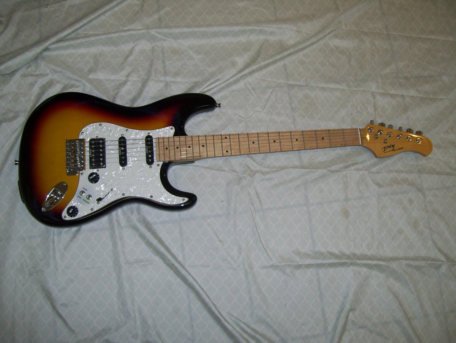 Electric Guitar, Acitve pickups Musical Instruments