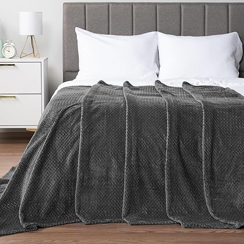 Miniatura 6 de PAVILIA Manta de Vellón Suave Gris Oscuro para Sofá, Mantas Ligeras de Felpa Cálidas para Cama, Manta de Franela Mullida y Acogedora para Sofá,