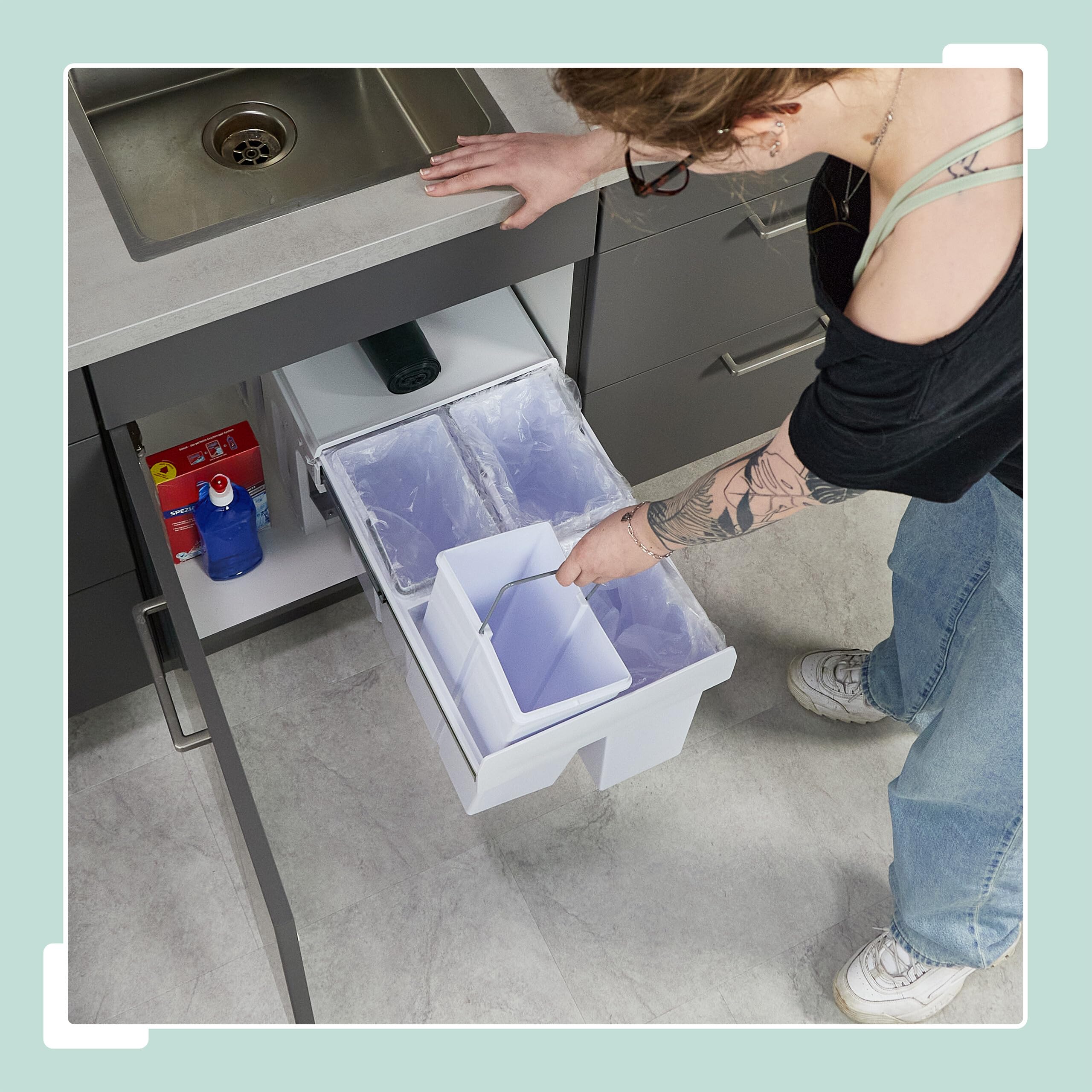 Relaxdays Cubo de Basura Cocina, 2 Compartimentos, 2X 8L, 35,5x25x47 cm, Extraíble, Papelera Reciclaje Fregadero, Blanco