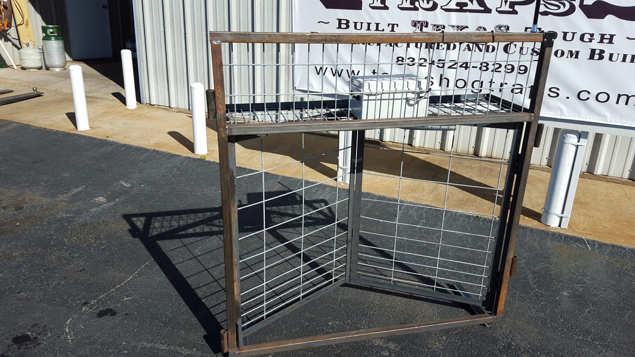 Cell Phone Activated Hog Trap Door