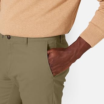 Amazon Essentials Men's Classic-Fit Casual Stretch Chino Casual Trousers