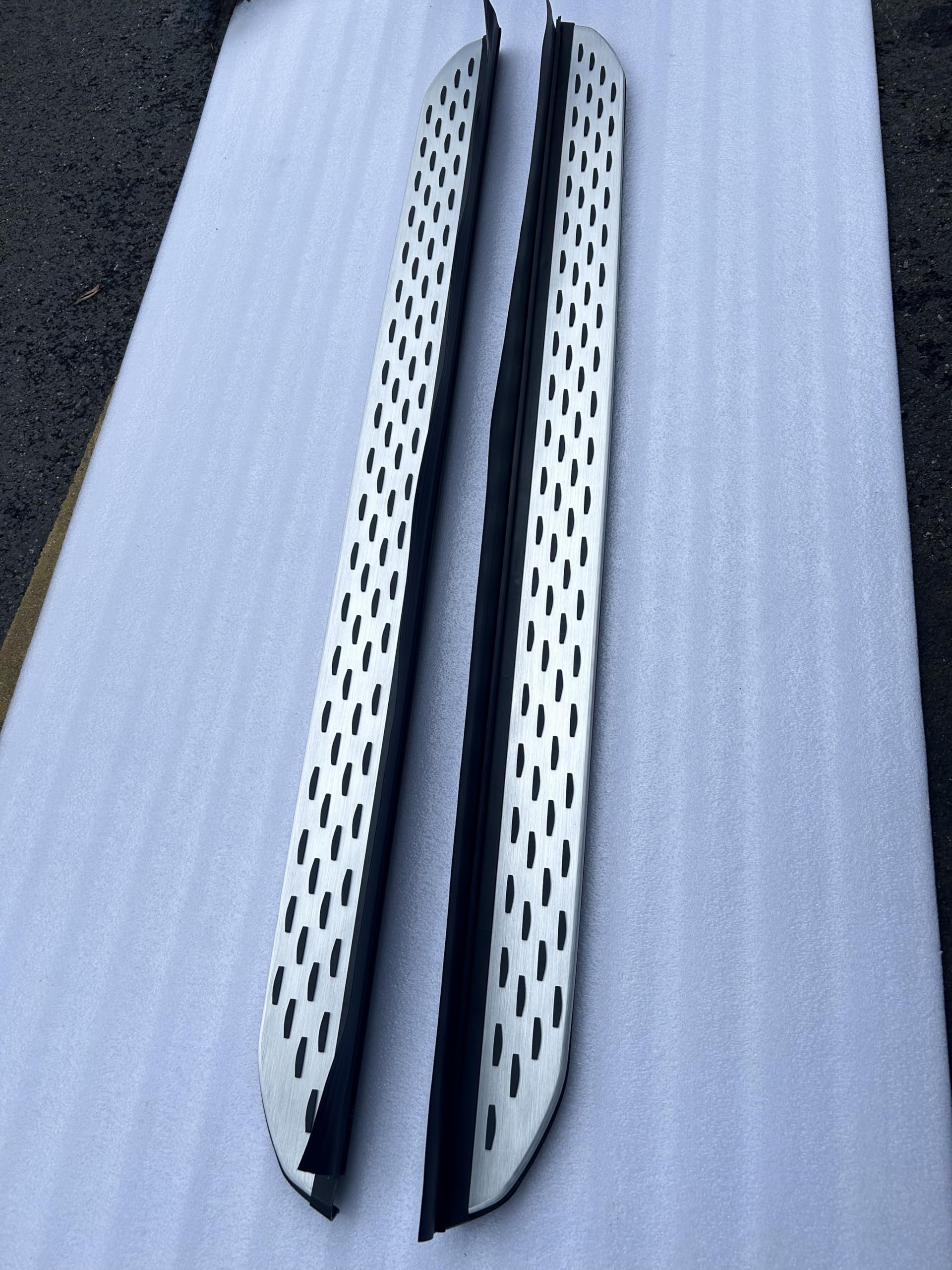 Deski do biegania do Land Rover Range Rover L460 2023-2026 SWB (standardowa rozstaw osi), 2 szt. aluminiowe stałe stopnie boczne (z uchwytem), zestaw bez wkręcania | akcesoria do szyn SUV, srebrne (1
