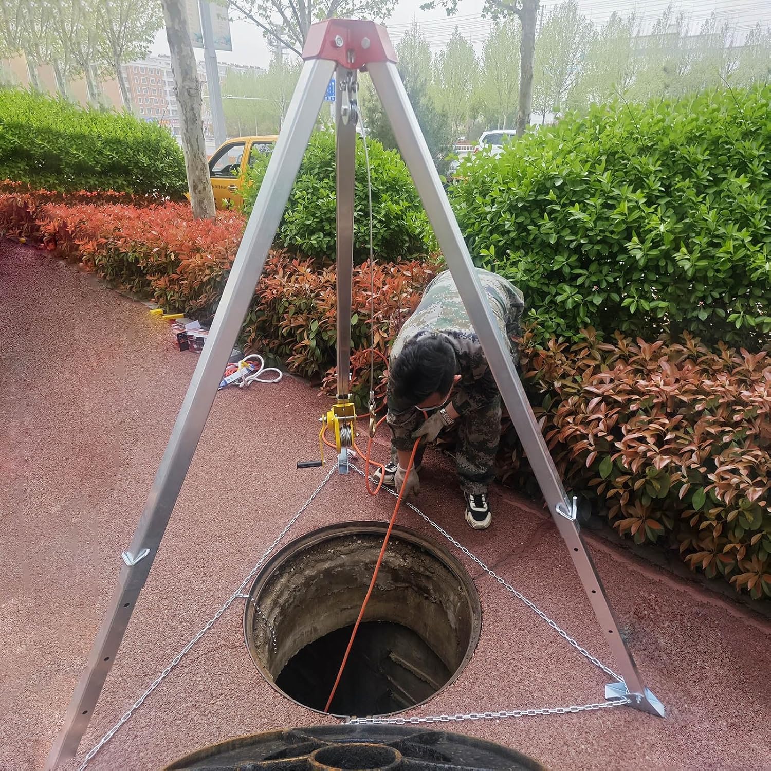 Confined Space Tripod with 1200/1800/2600 LB Rescue Winch - Heavy-Duty Retractable Support Legs for Wells, Sewers & Industrial Safety - Emergency Rescue Tripod for Secure Operations