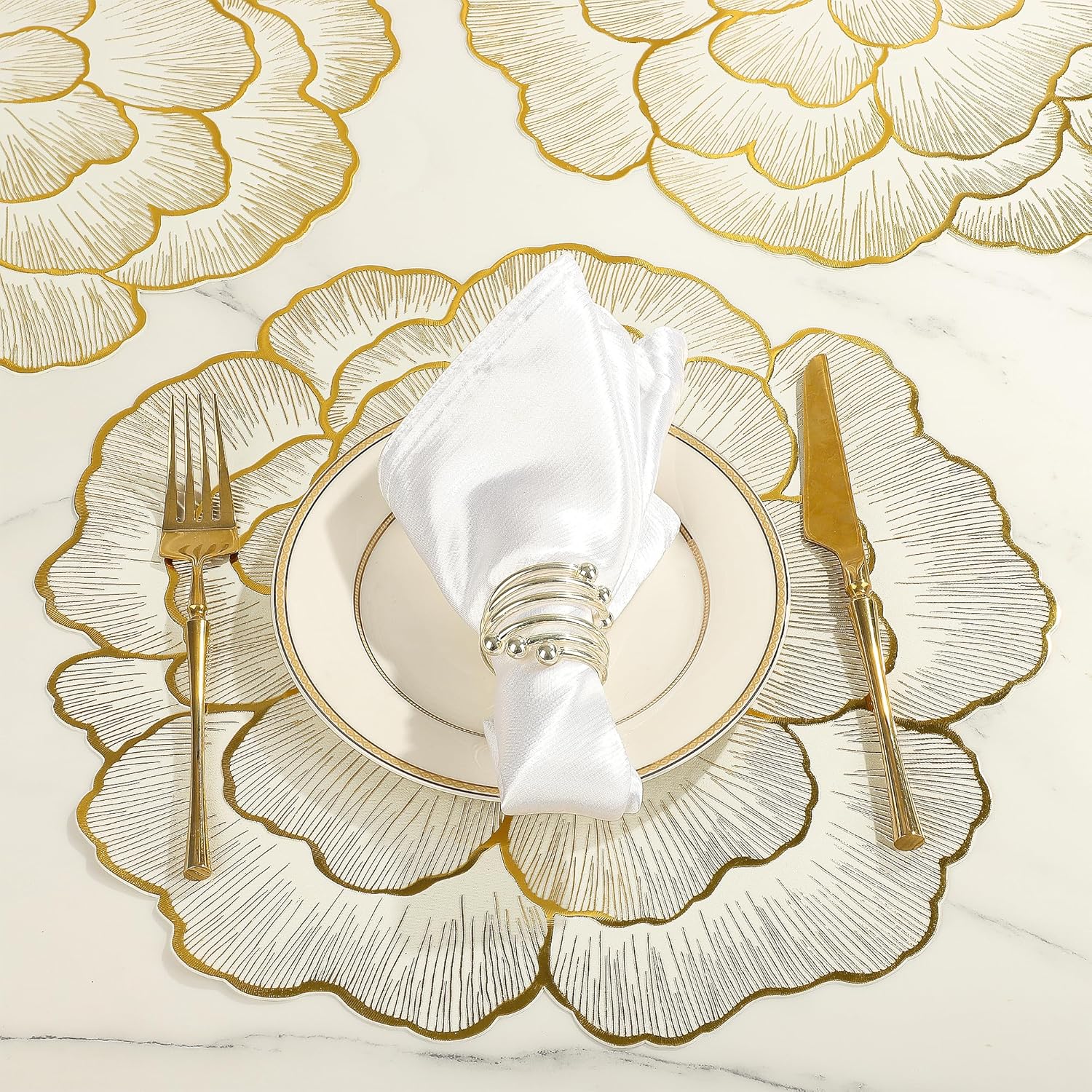 fanquare Round Floral Placemats Set of 6 Gold Rose-Shaped Placemats 15" Metallic Place Mats Waterproof Non-Slip Kitchen Table Mats for Home Dining Wedding Party