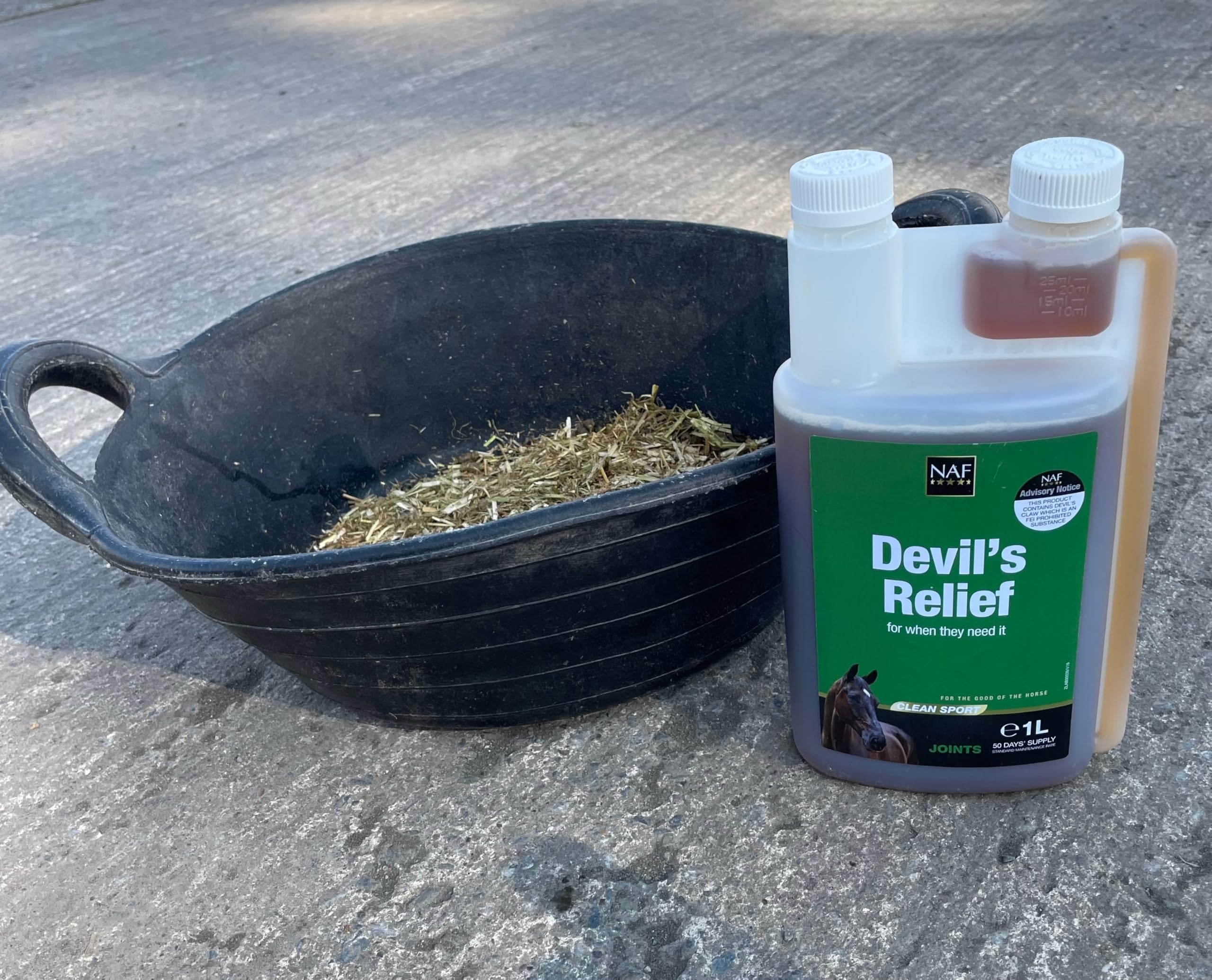 NAF Devil's Relief 1 Liter – Kräuter‑Gelenkunterstützung für Pferde – Mit Teufelskralle, MSM & natürlichen Antioxidantien – Unterstützt die Beweglichkeit – Ideal für ältere oder aktive Pferde