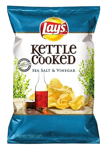 Lay's Patatas fritas cocidas, sal marina y vinagre, 8.5 onzas (paquete de 4)