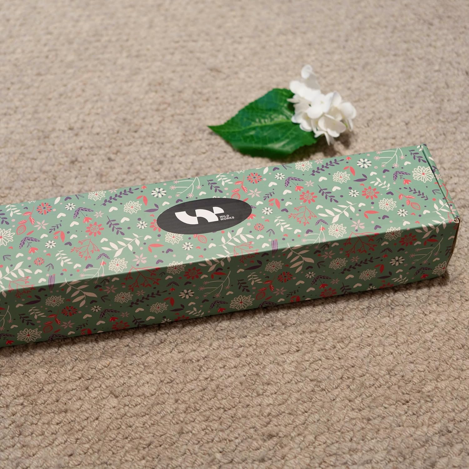 WILD WORKS 4pcs White Hydrangea Decoration Artificial Flower Natural Lifelike Real 21 inch Stem Flower for Home Party Outdoor Wedding Decor Women's Gifts