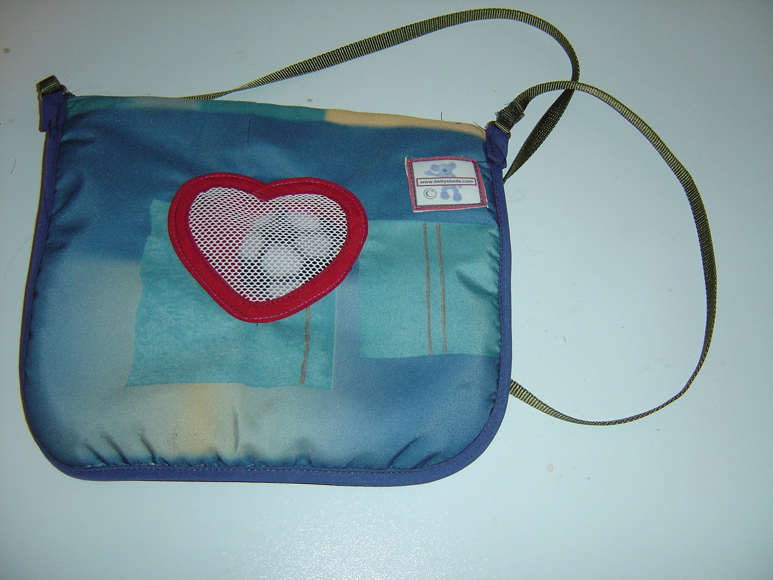 bettysbeds enclosed light weight pouch