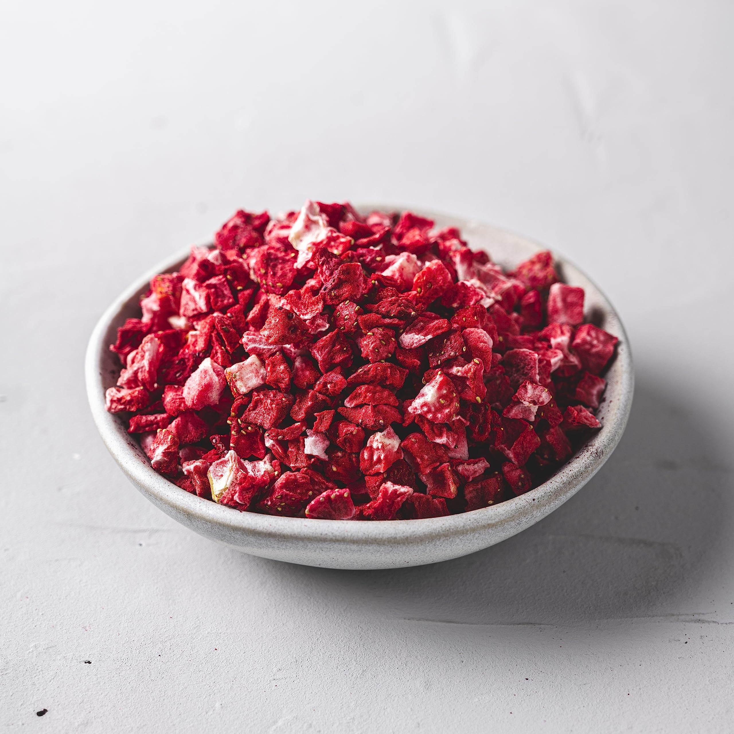 Bio Erdbeeren gefriergetrocknet I Würfel 5-10mm 100% Frucht I Trockenfrucht I Beeren Obst I 500g Inhalt | 104 % Frucht – getrocknete Früchte sind ideal für Müsli, Backen & Snacks – ballaststoffreich & ohne Zuckerzusatz