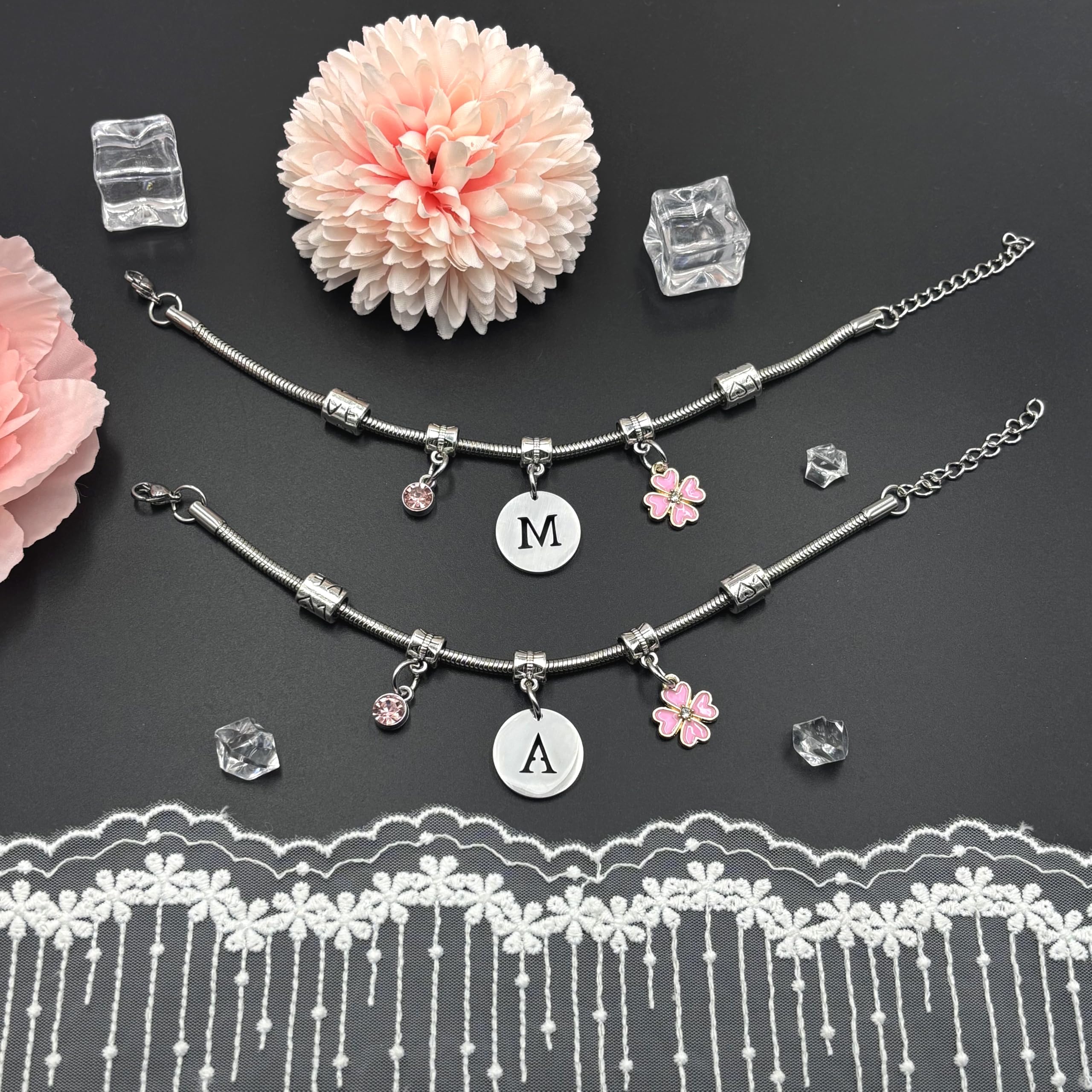 KJKJKJ A-Z 26 Lettera Iniziale Ciondolo Bracciale Donne Natale Regalo Personalizzazione Idee Regalo di Compleanno Bracciale,Figlia Sorelle Amici Amante Compleanno Natale Laurea Regalo Bracciale