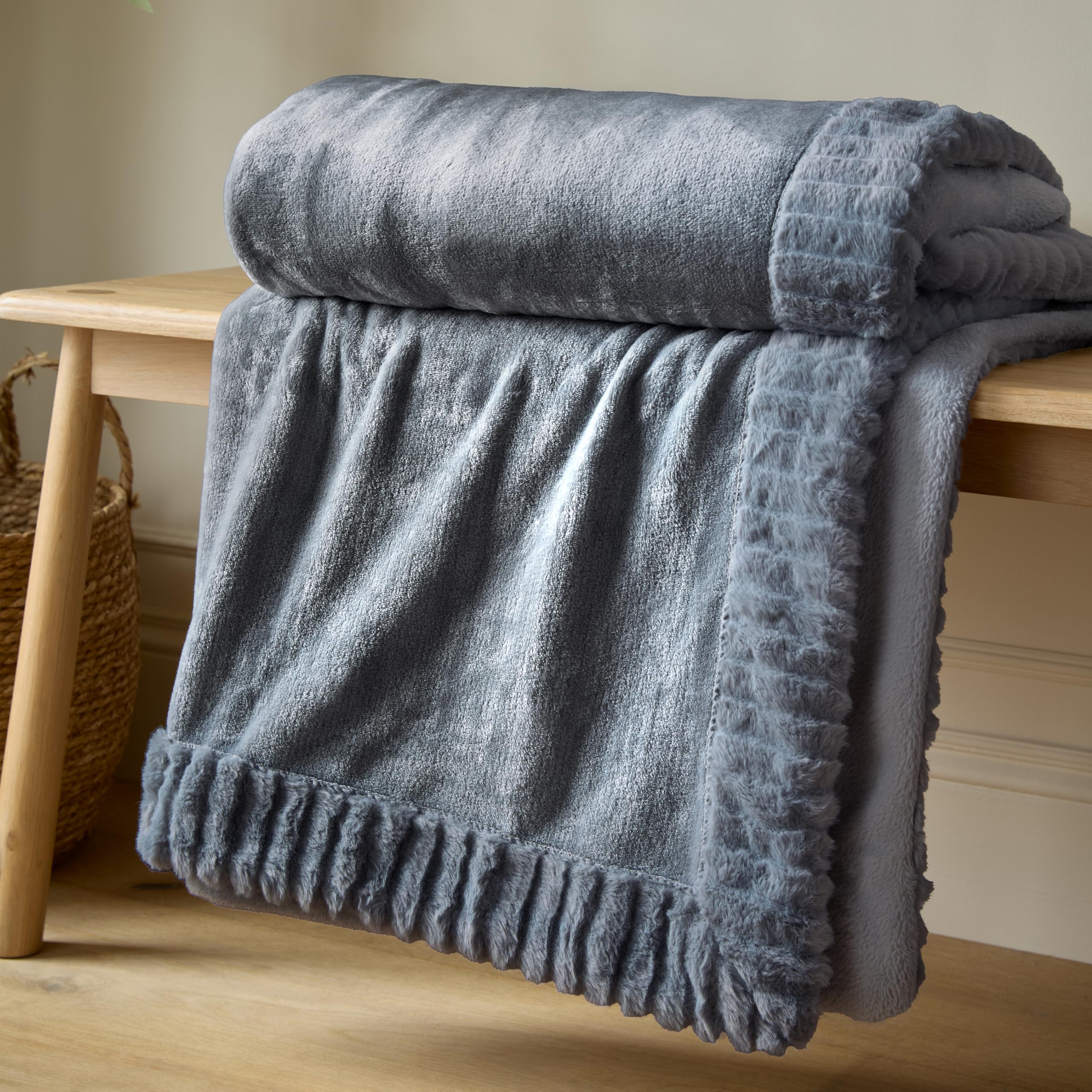 Catherine Lansfield Velvet And Faux Fur Throw Charcoal, 150x200cm โ image 1